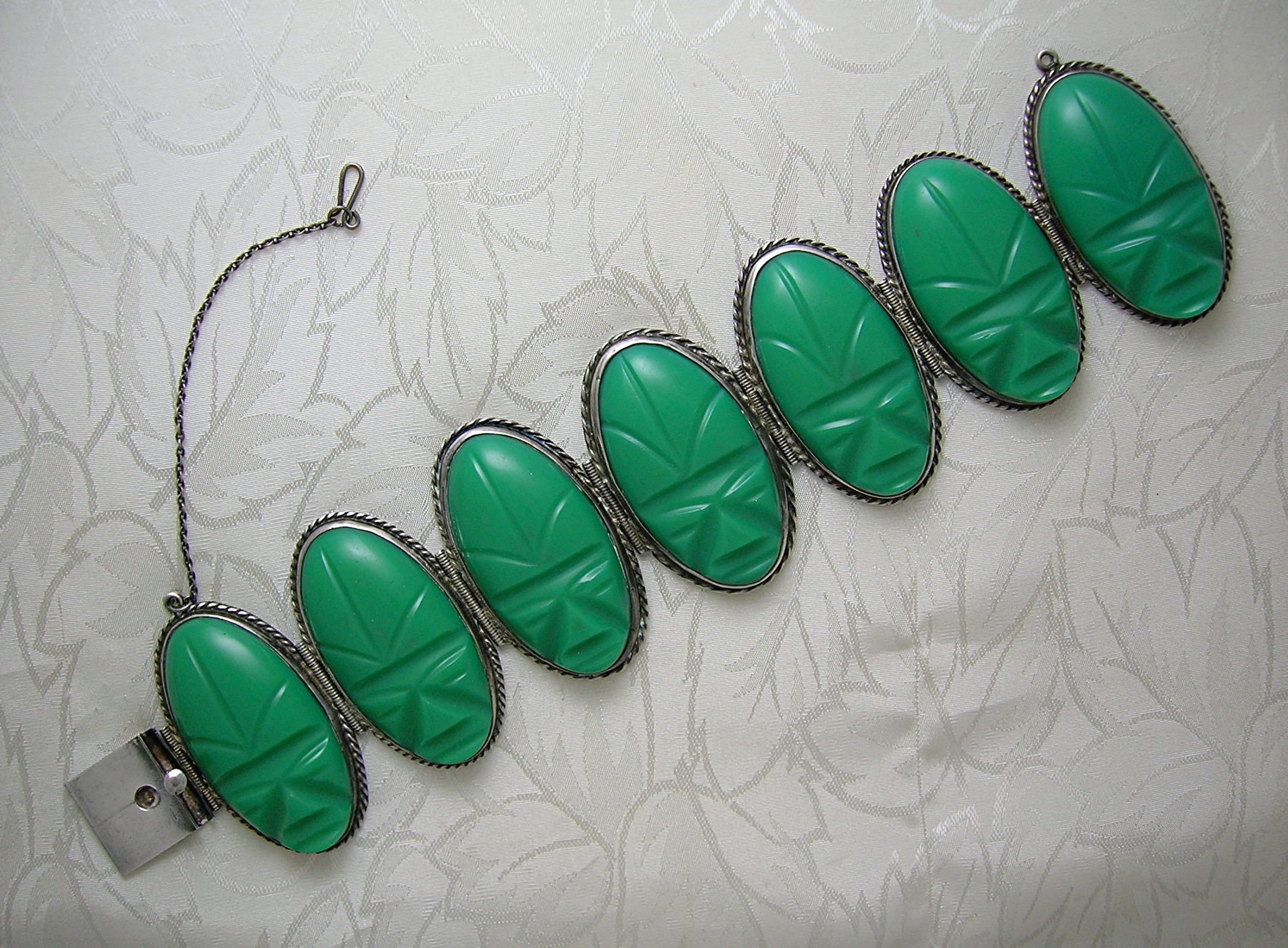 Mexico Silver Green Glass Oval Large Links Bracelet