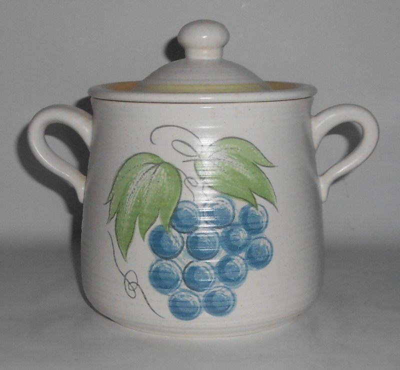 Franciscan Pottery Fruit Bean Pot w/Lid - MINT