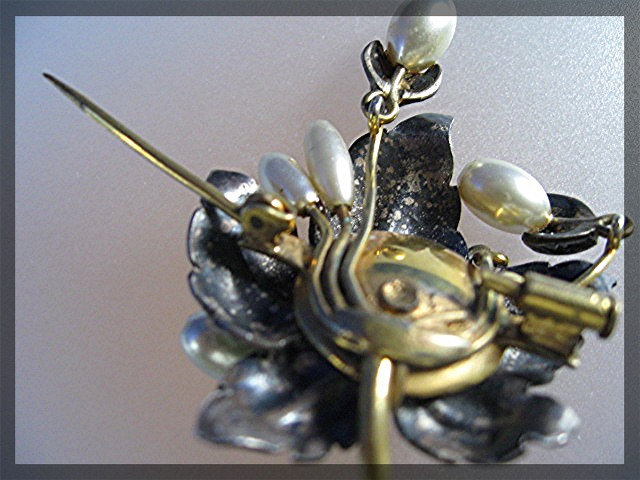Brooch Gold Silver Pearl Enamel Crystal   Pin