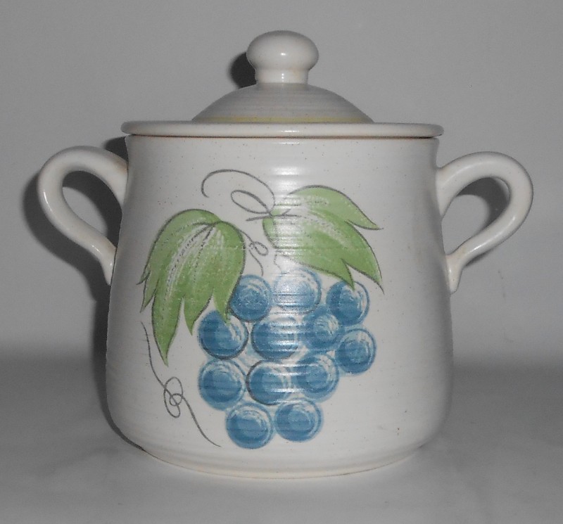 Franciscan Pottery Fruit Bean Pot w/Lid - MINT