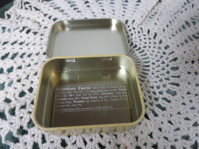 Whitman's Sampler assorted chocolates Tin empty 3 X 3 1/2 inches