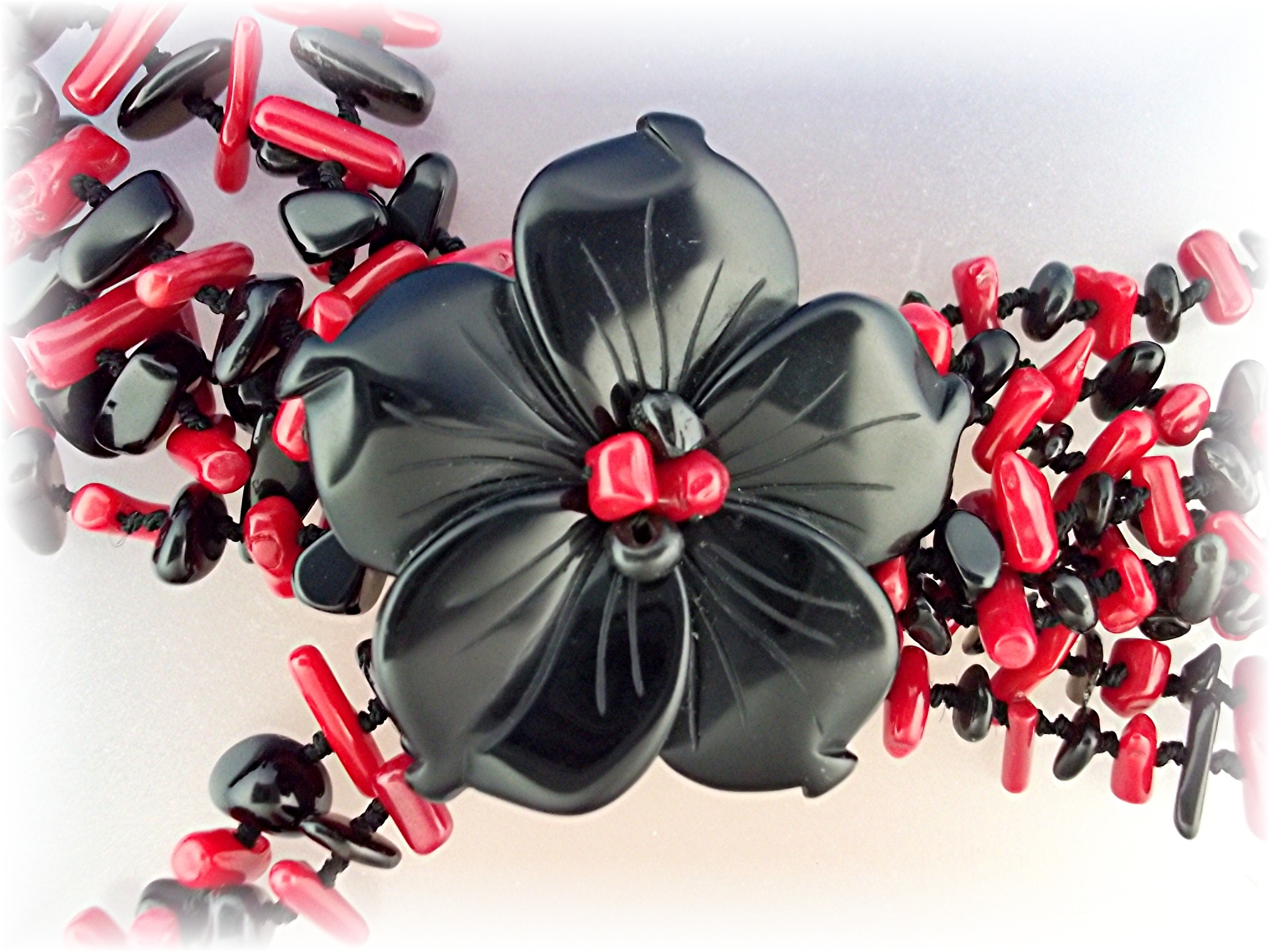 Necklace Coral Onyx Flower Necklace 8 Strand