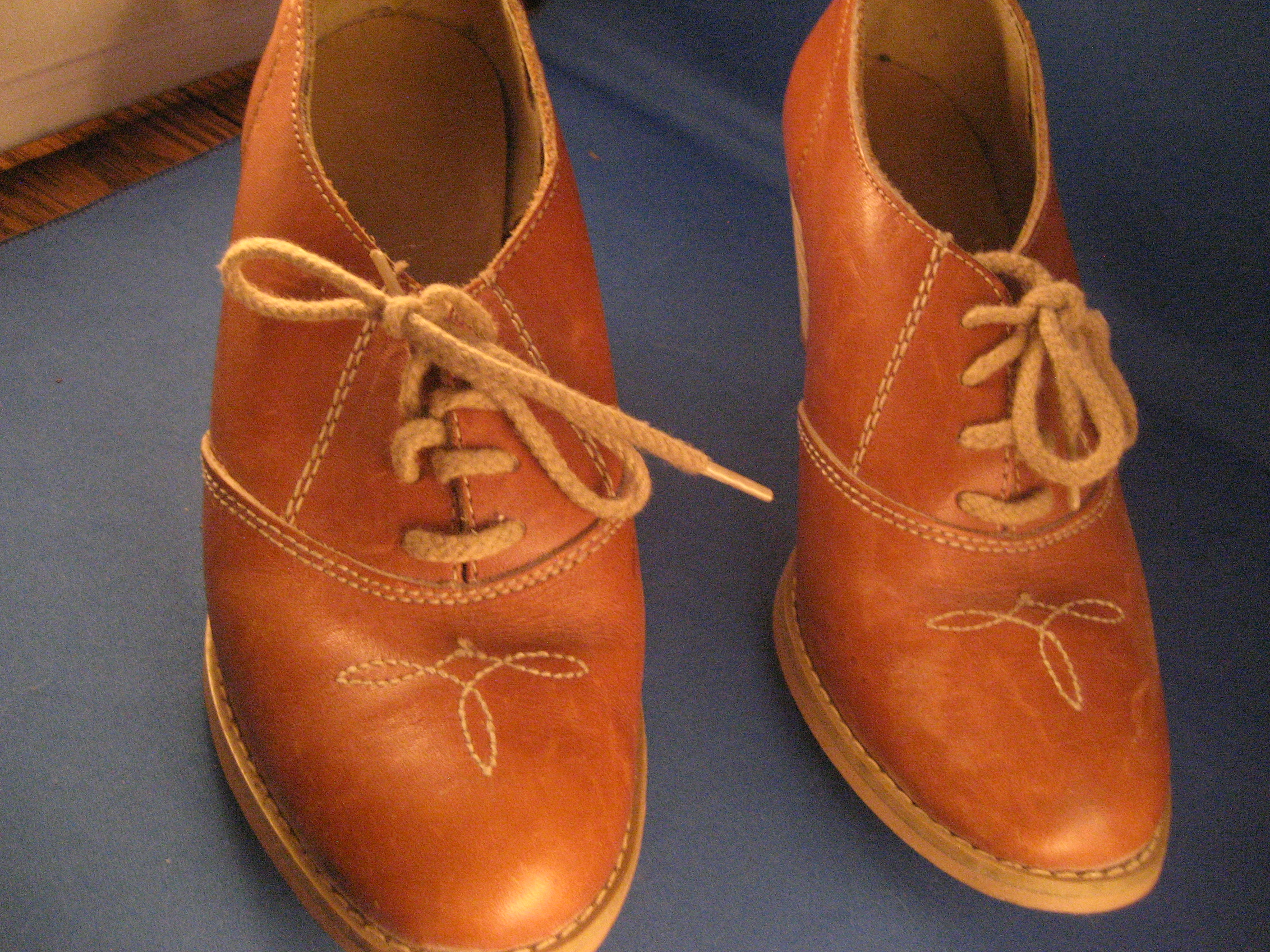 1930 Women's Leather Tie Shoe