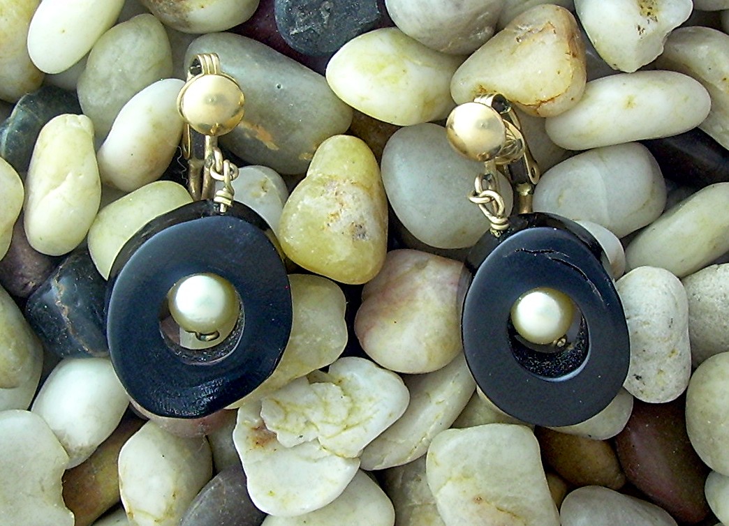 Lucite 6mm Cultured Pearl Clip Earrings
