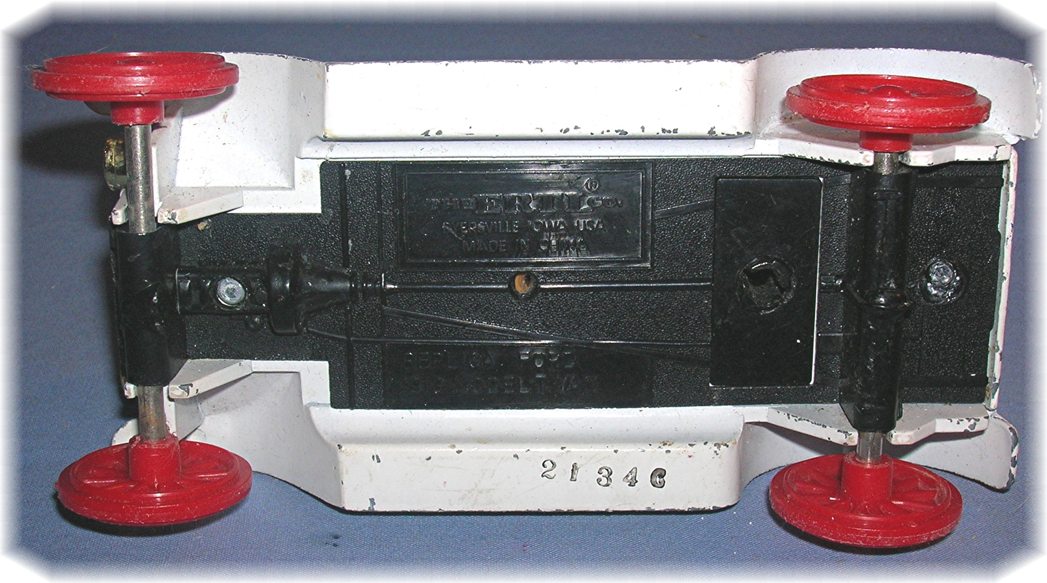 BANK - ERTL Metal Replica 1913 Model T Van Bank