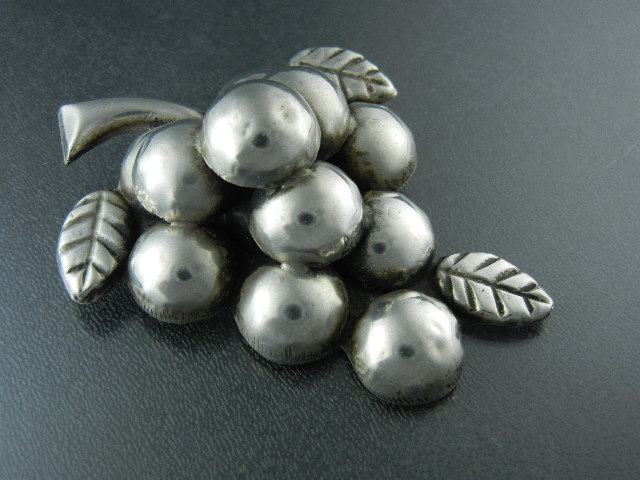 Taxco Mexico Large Silver Gapes Cluster Pin