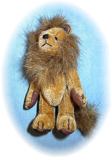 3 1/2 Inch Tiny Velvet Lion