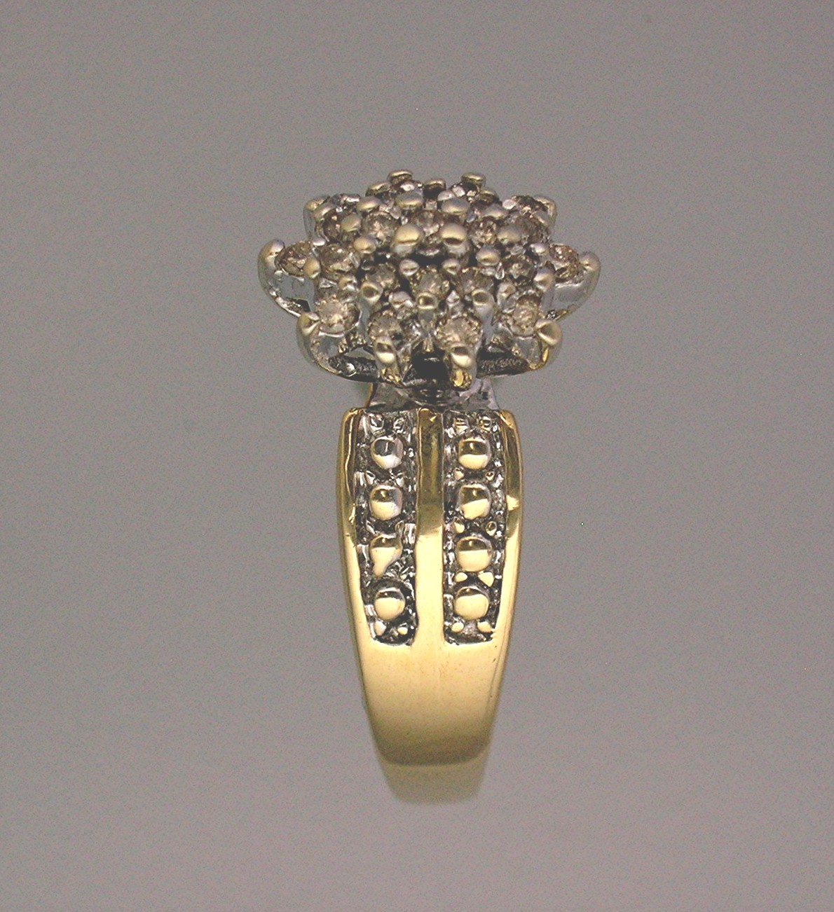 Ring 10K Yellow Gold Diamond Cluster
