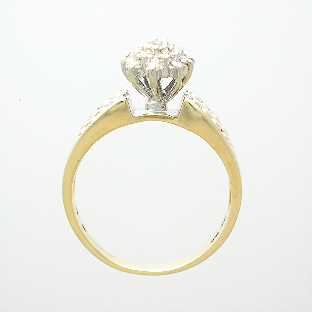 Ring 10K Yellow Gold Diamond Cluster