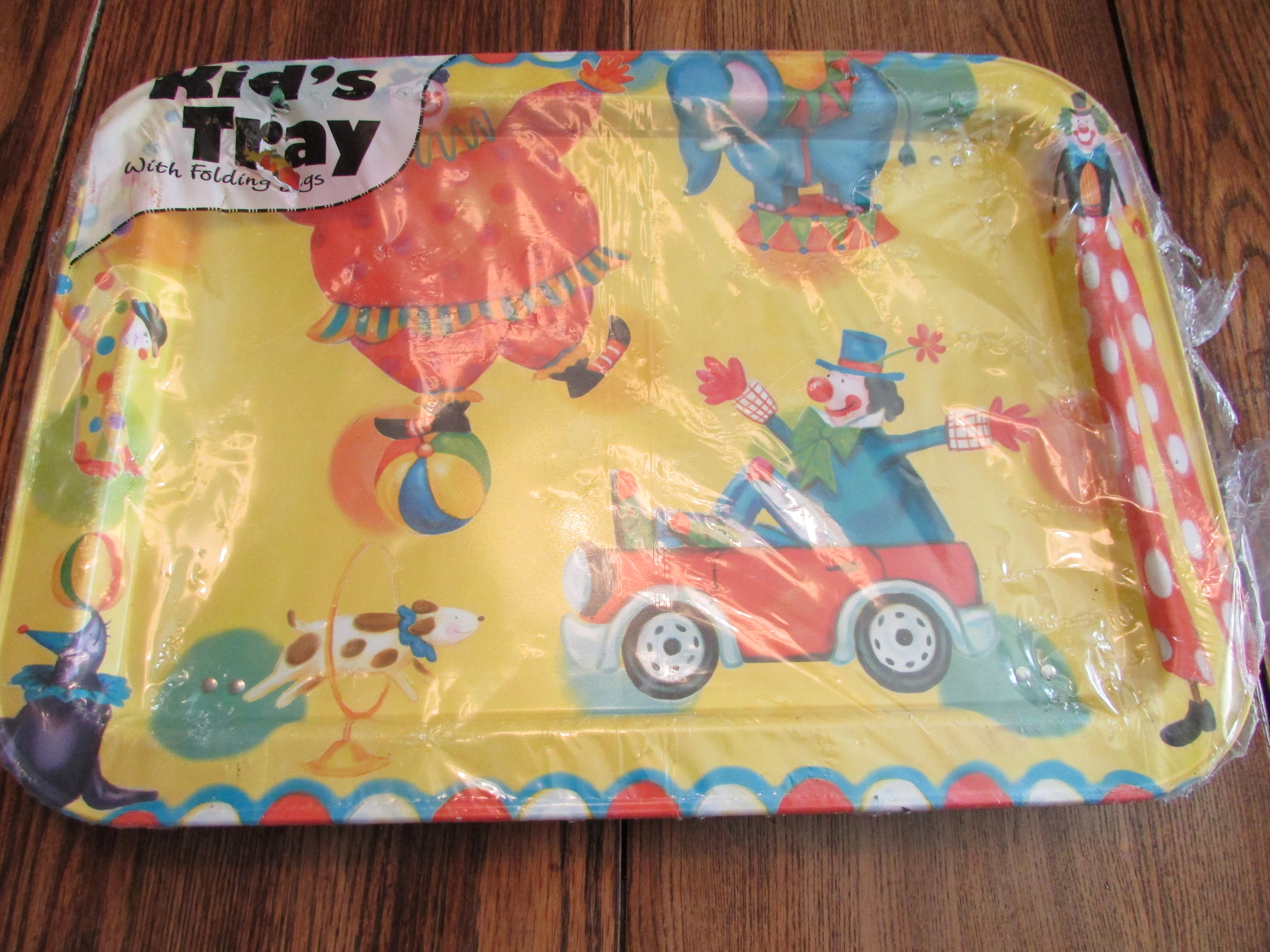 Metal Kid's Tray with Folding Legs