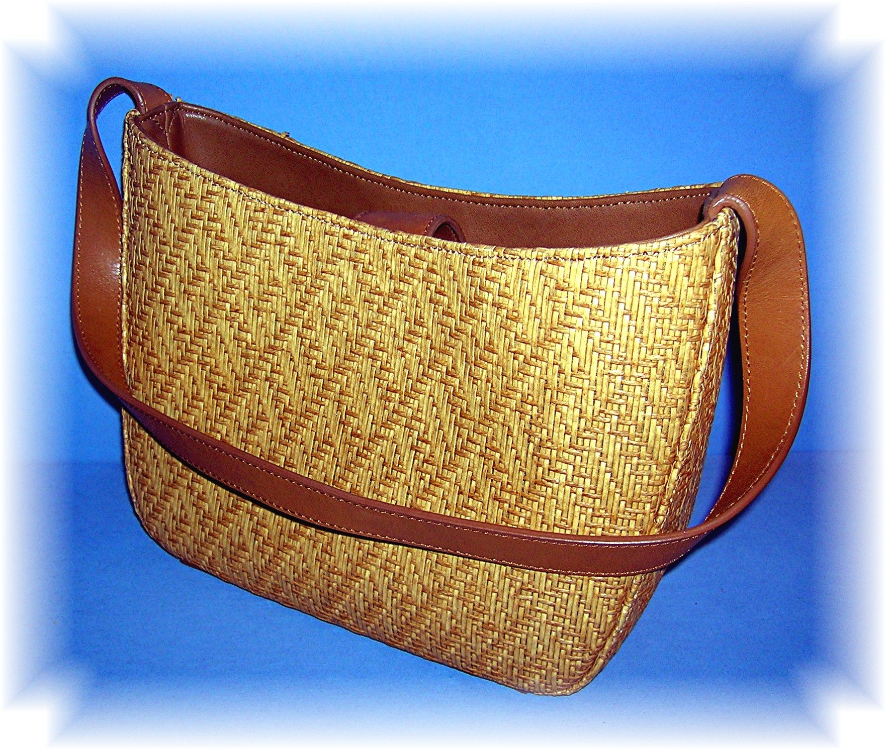 FOSSIL Tan Woven Leather Purse