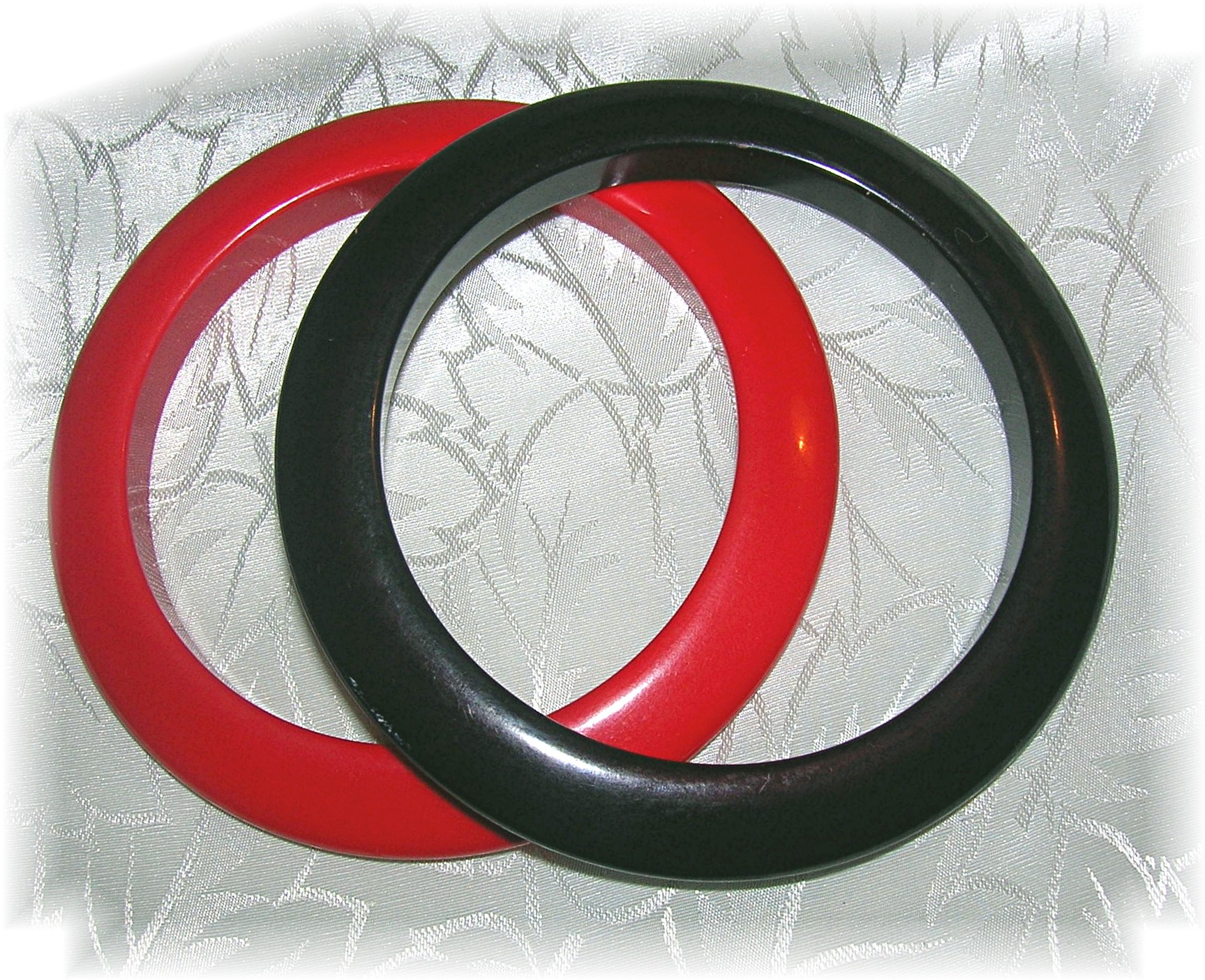 Bakelite  Red & Black Bangle Bracelets 2