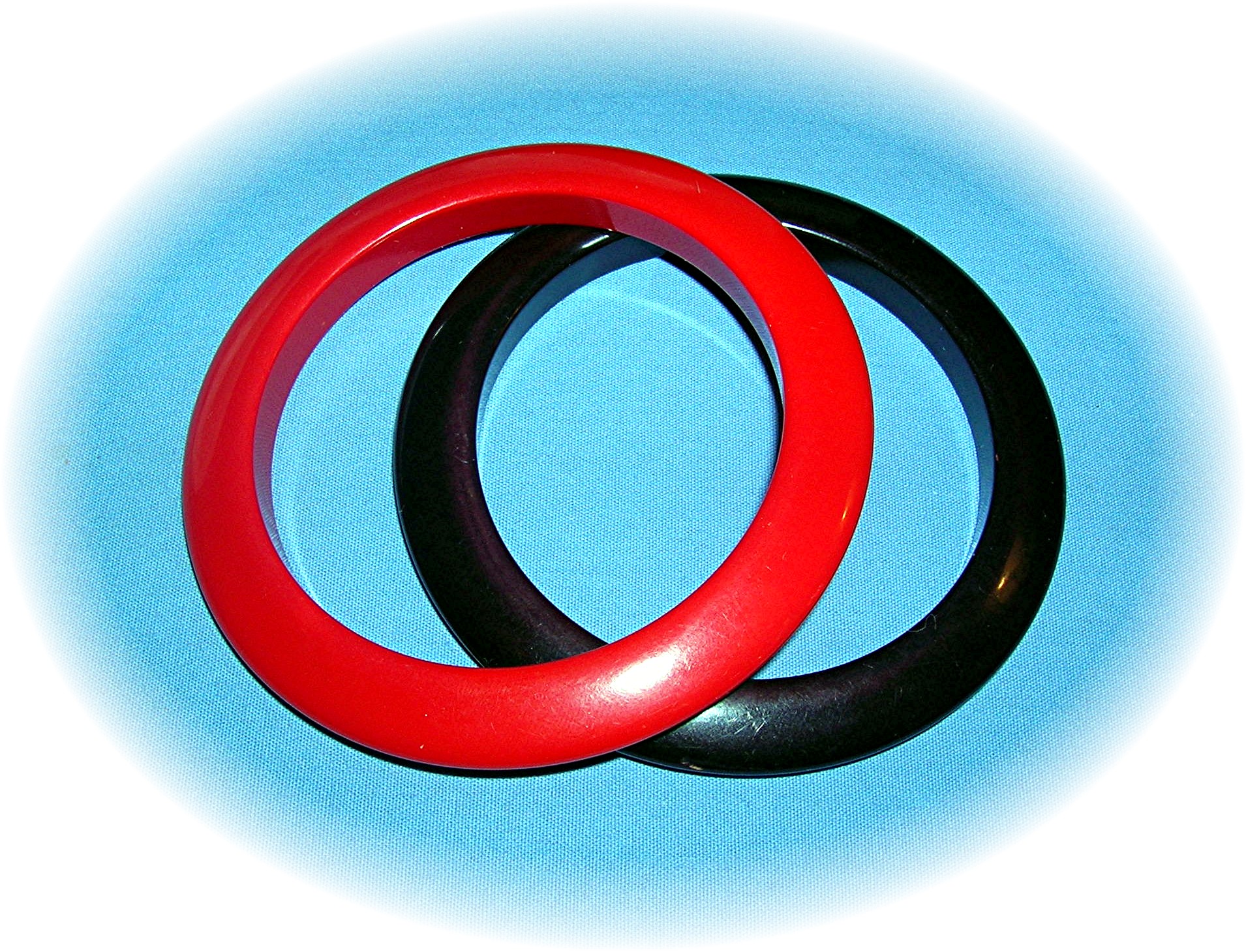 Bakelite  Red & Black Bangle Bracelets 2