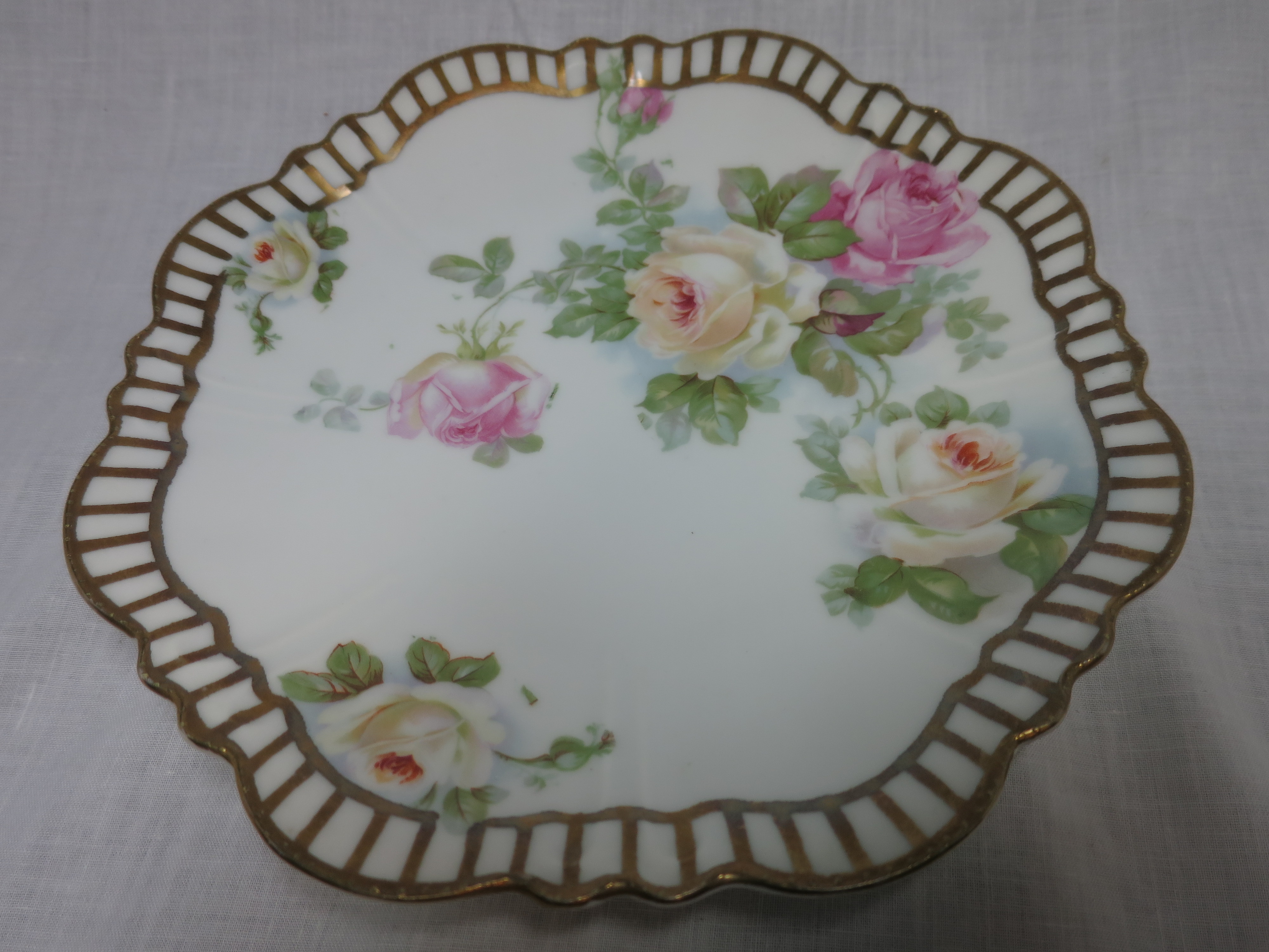 Selesia Germany Rose Plate Gold Trim 9 inch