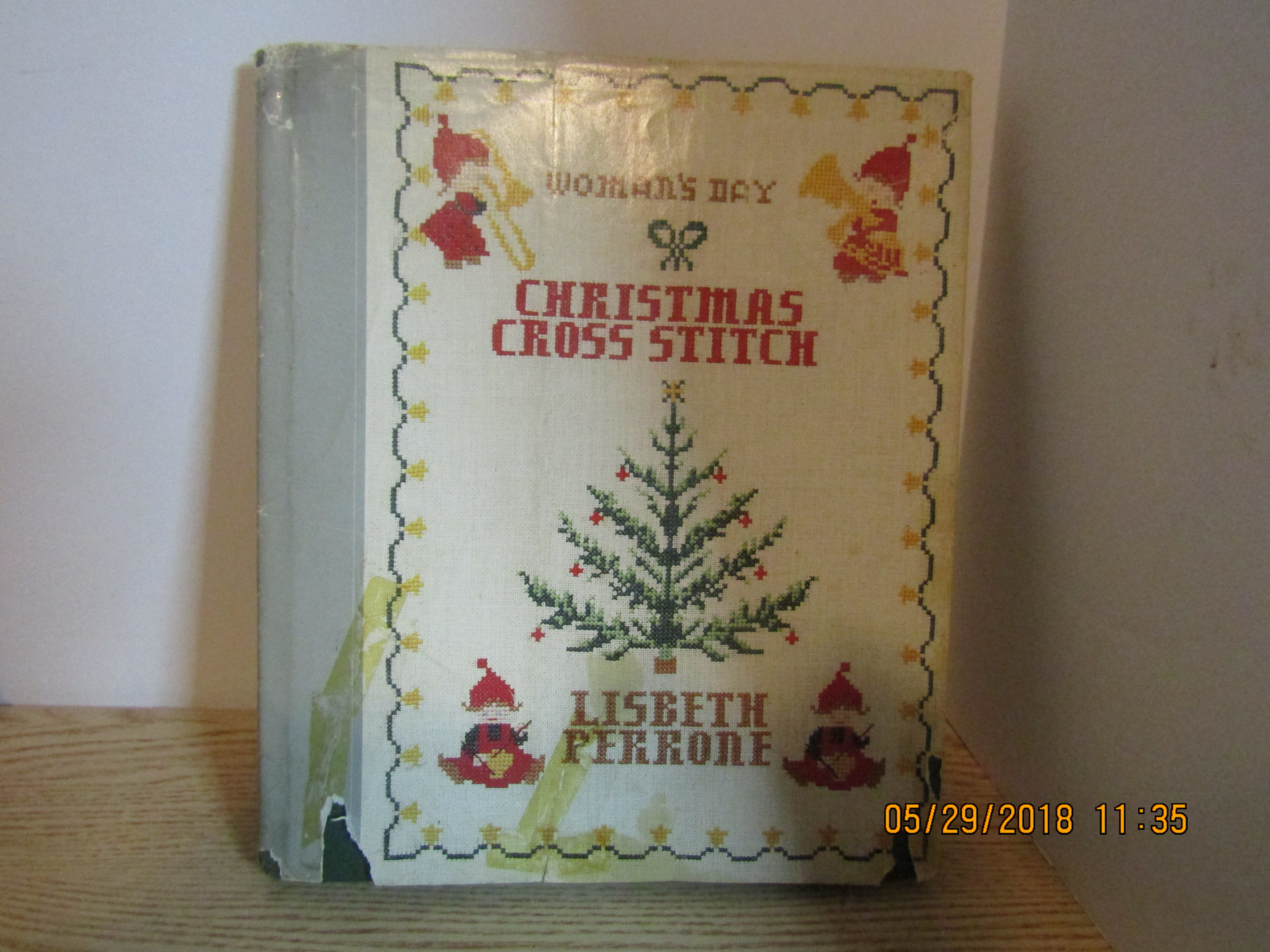 Craft Book Woman's Day Christmas Cross Stitch