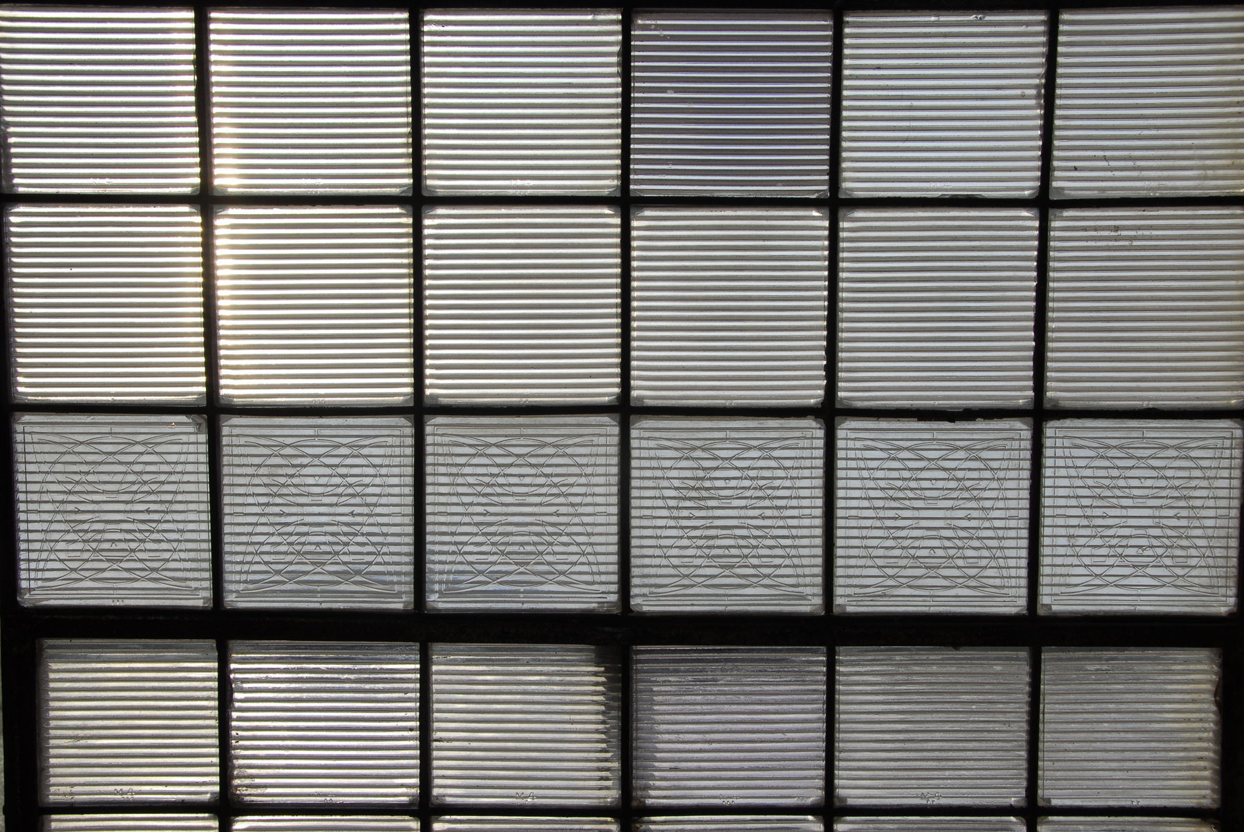 Luxfer Prism Glass By Frank Lloyd Wright