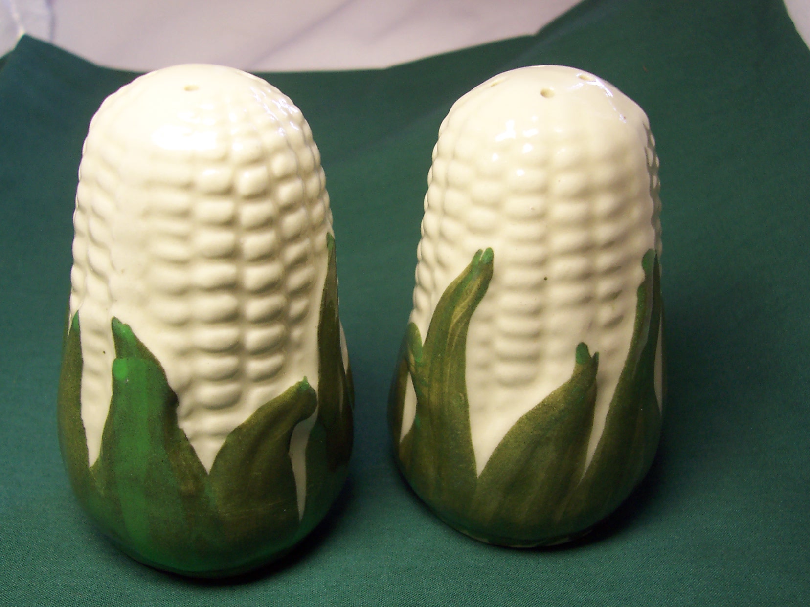 Shawnee Ears of Corn salt and Pepper Shakers
