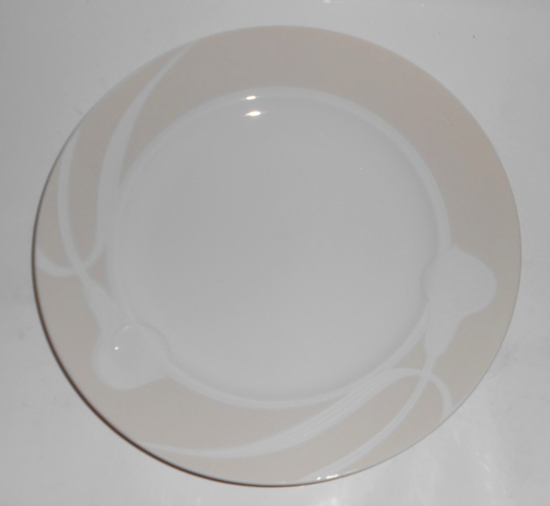 Mikasa China Pottery LDB01 Classic Flair Peach Dinner Plate