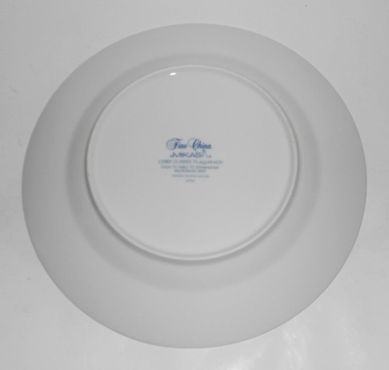 Mikasa China Pottery LDB01 Classic Flair Peach Dinner Plate