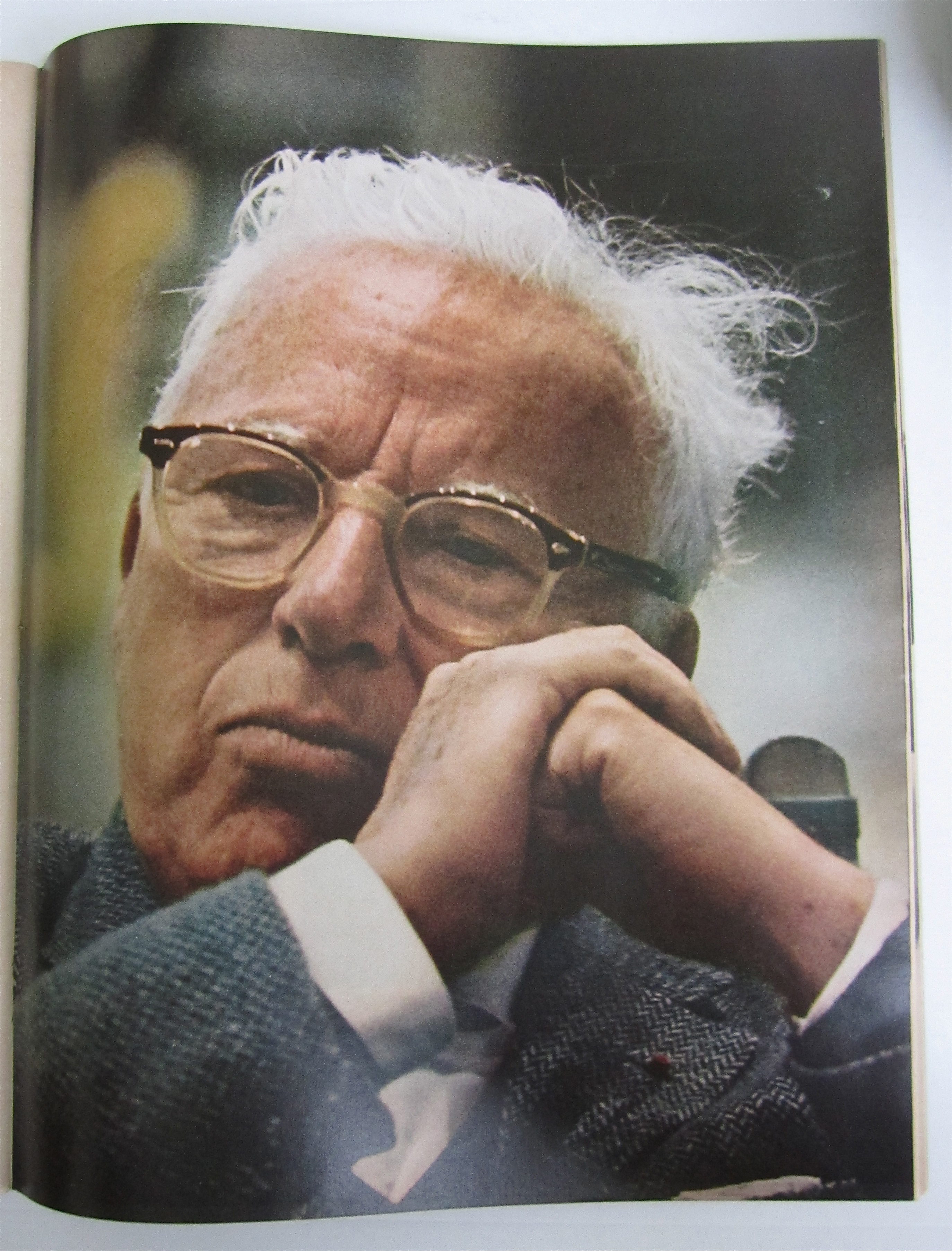 Look Magazine April 19, 1966 Loren & Chaplin