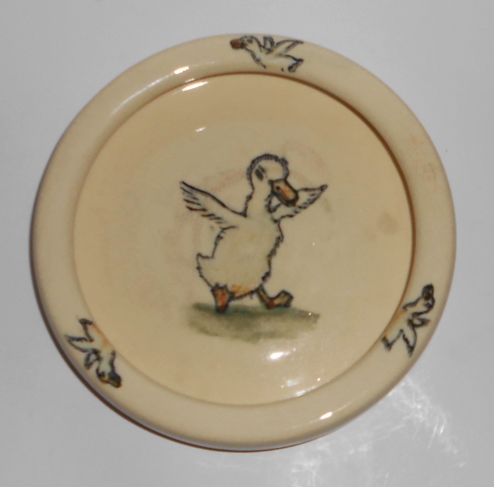 VINTAGE Weller Pottery Zona Juvenile Ducks Baby Bowl