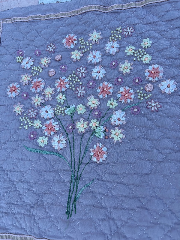 Floral Tree Appliqué  Handmade Quilt with Patchwork  Scalloped Motif W 88 3/4" X L 89"