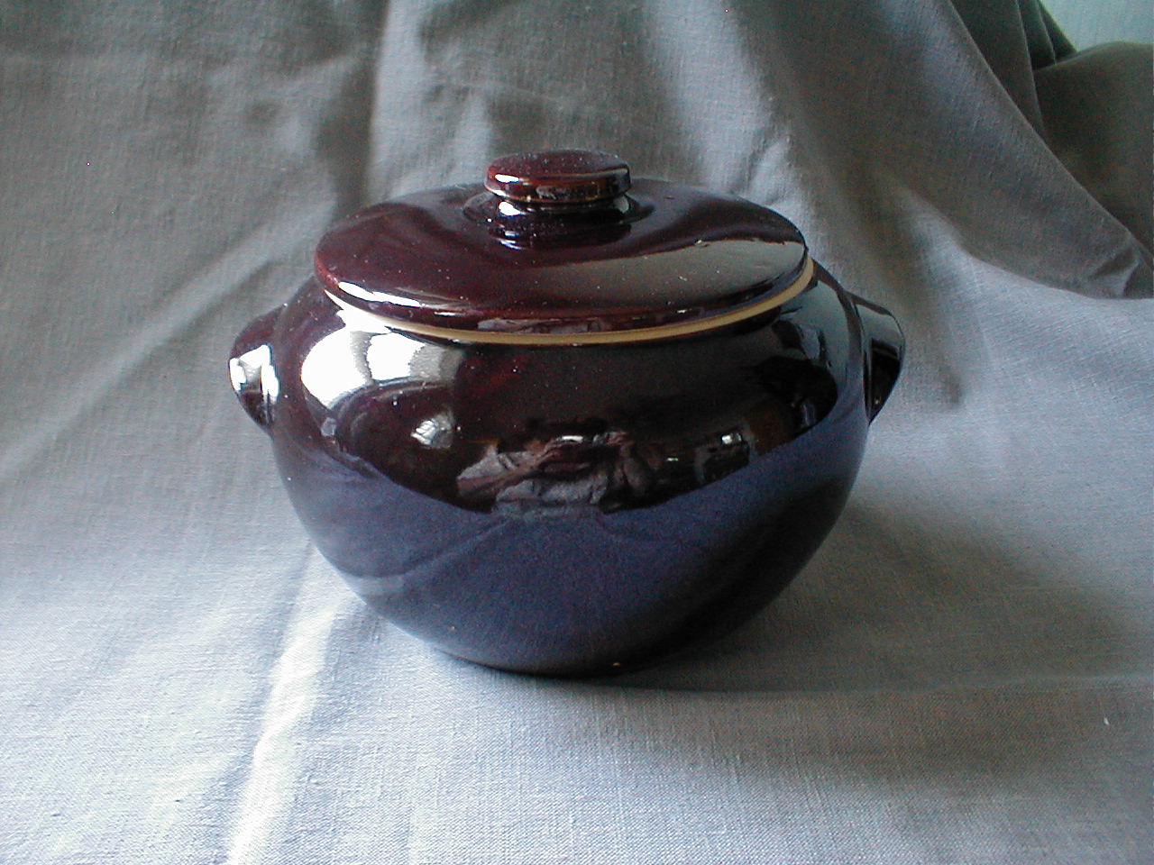 Brown Bean Pot USA