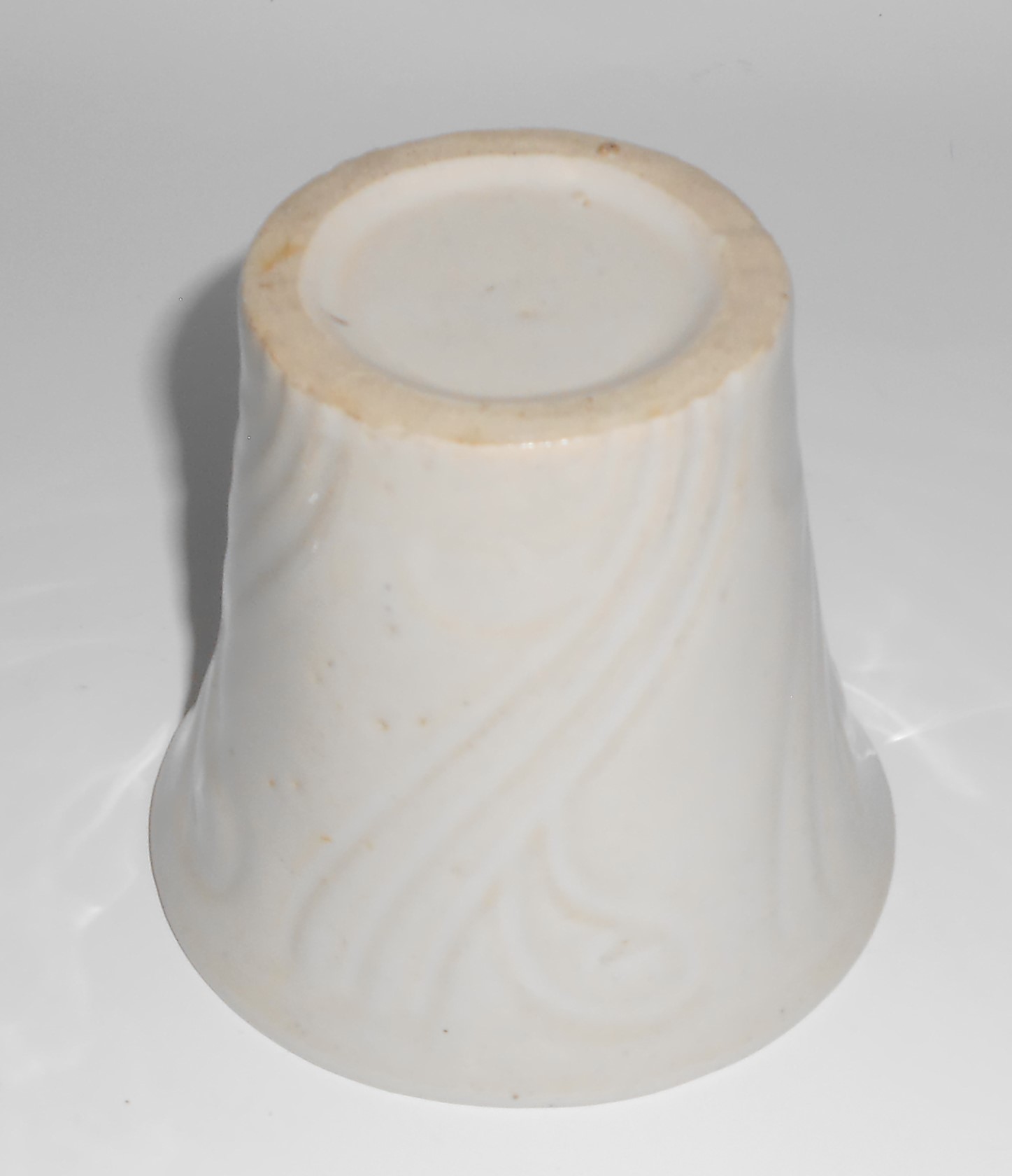 Vintage Pacific Pottery White Art Deco 3-3/8'' Flower