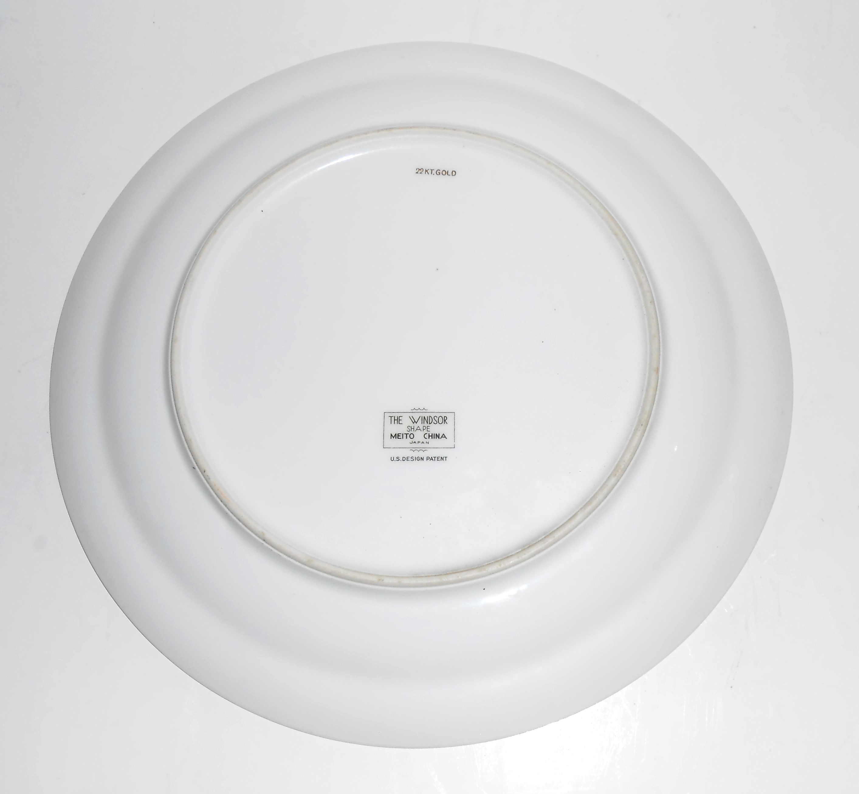 Meito China Porcelain Japan The Windsor w/Gold Dinner P