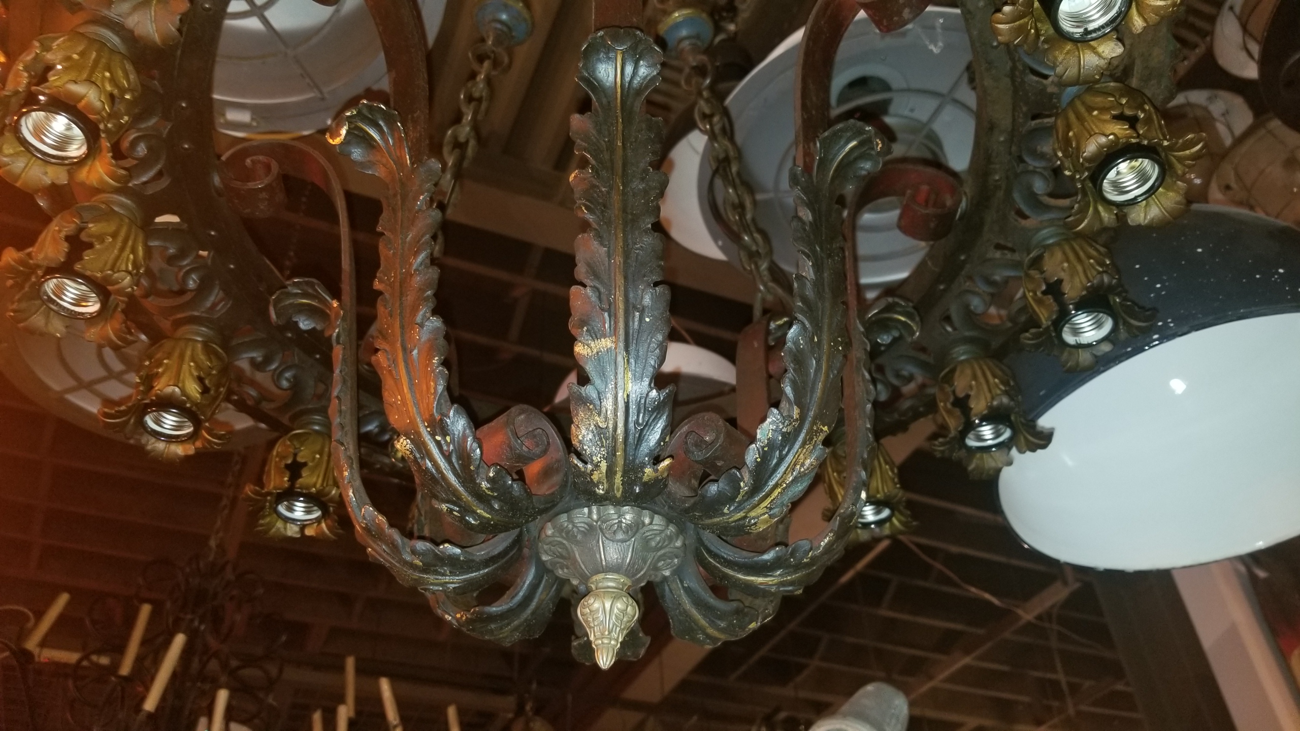 Ornate iron light....large scale  #1514-15