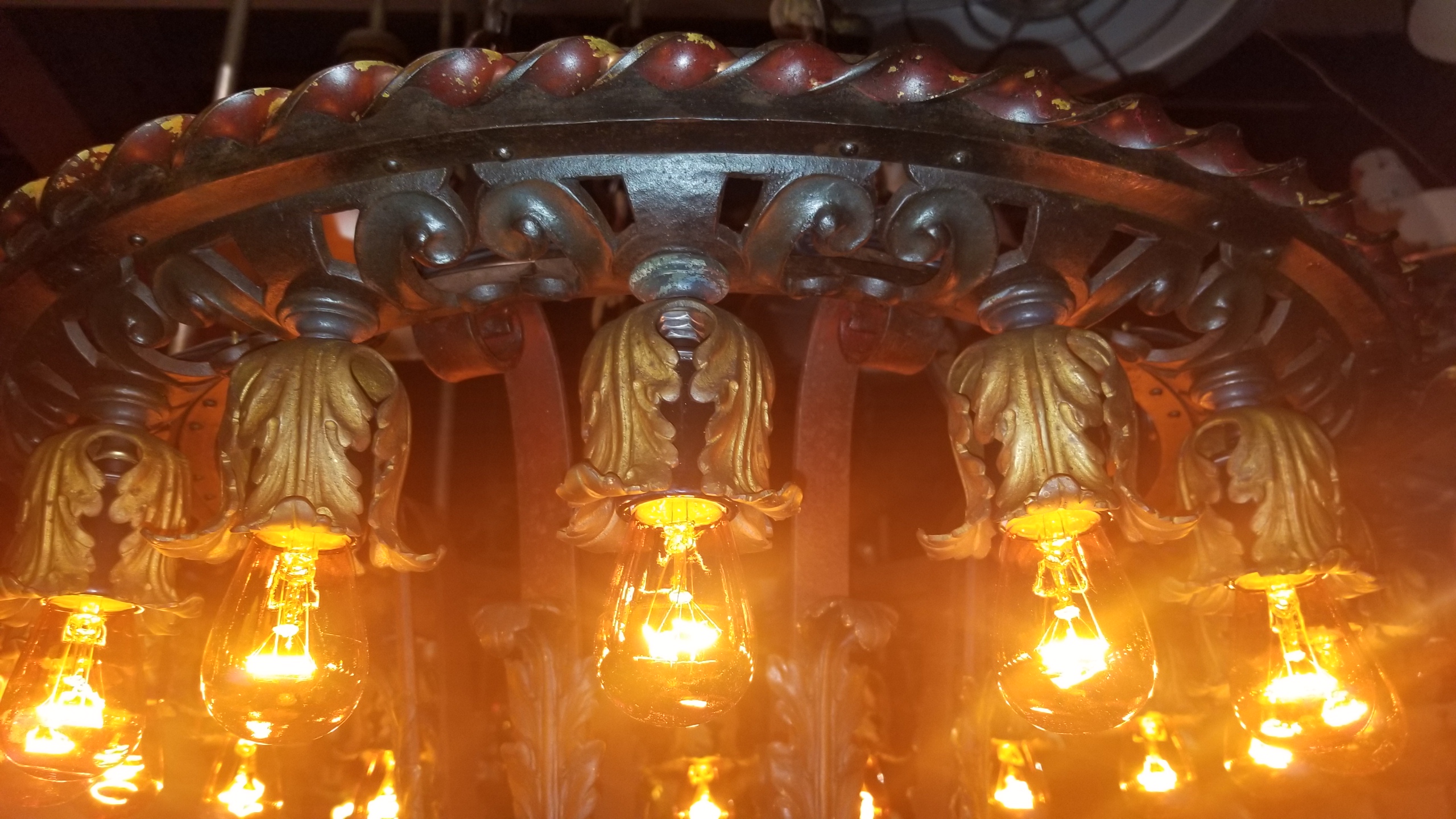 Ornate iron light....large scale  #1514-15