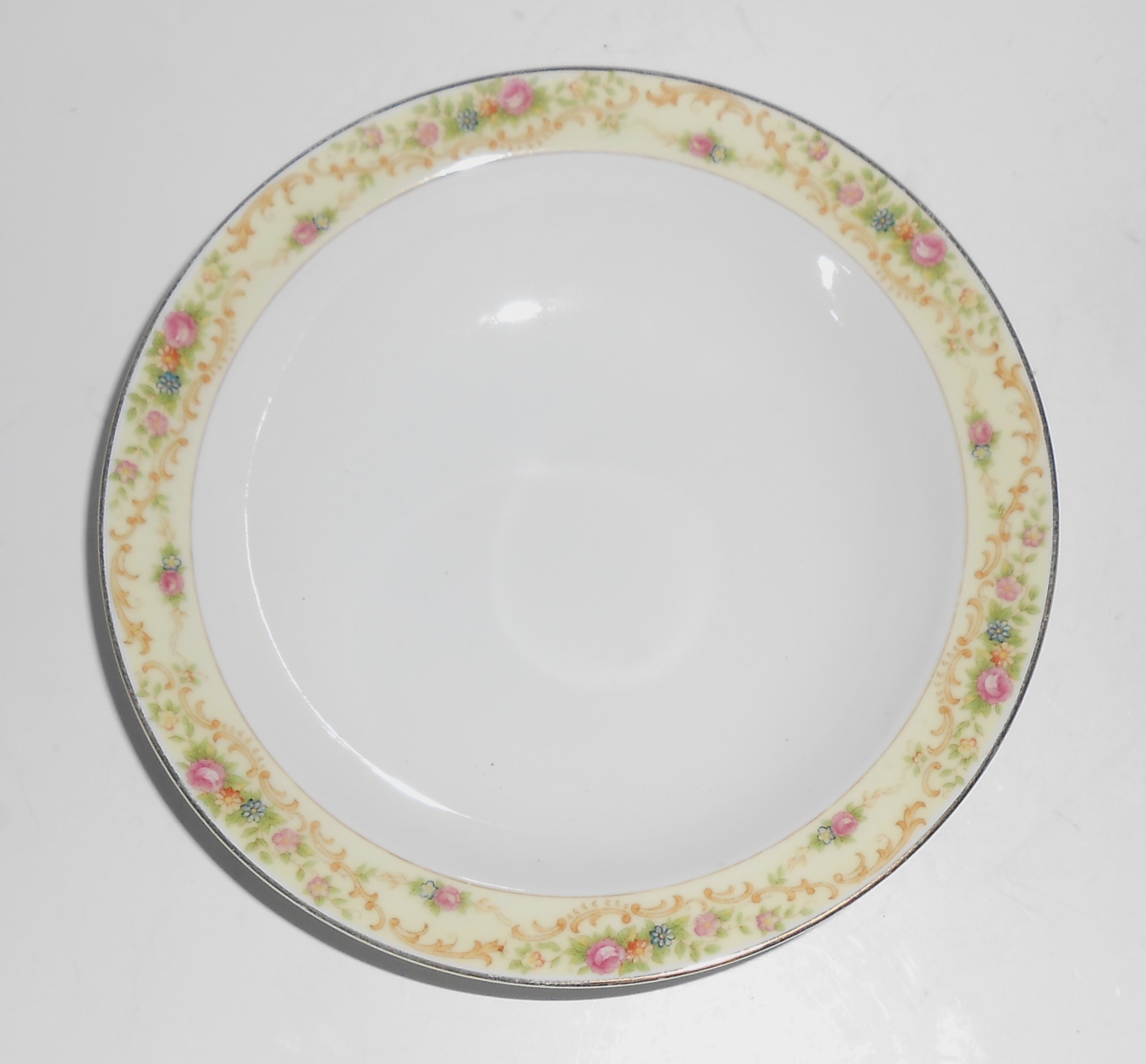 Meito China Porcelain Japan The Windsor w/Gold Rimmed F