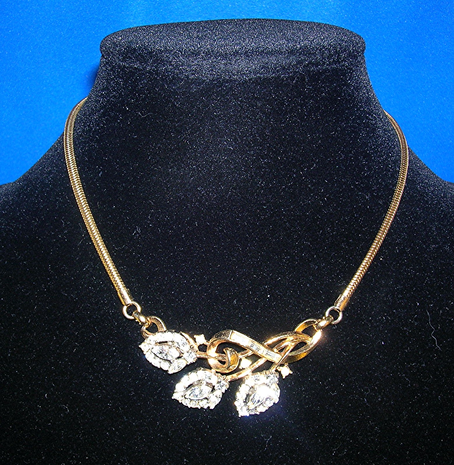 Crown TRIFARI Snake Chain Crystal  Necklace
