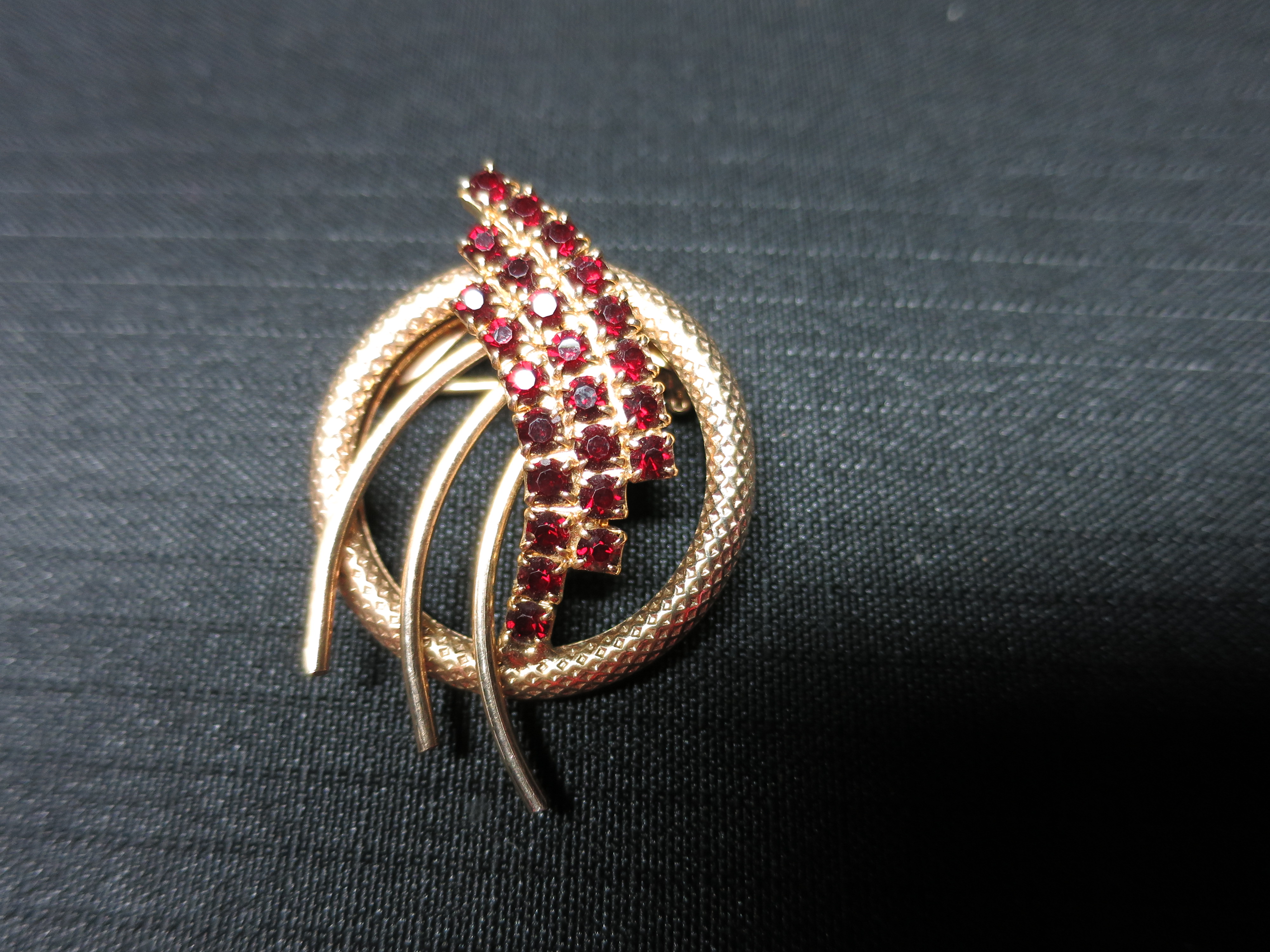 Elegant Ruby Rhinestone Pin Gold Tone Unsigned