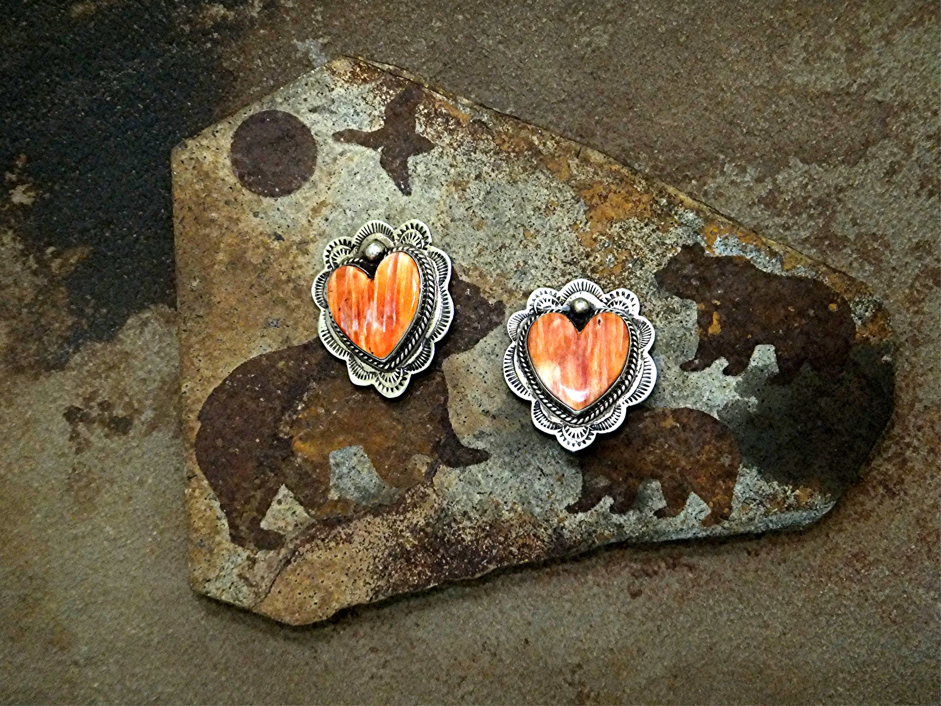 Native American SpinyOyster Sterling Silver Heart Clip