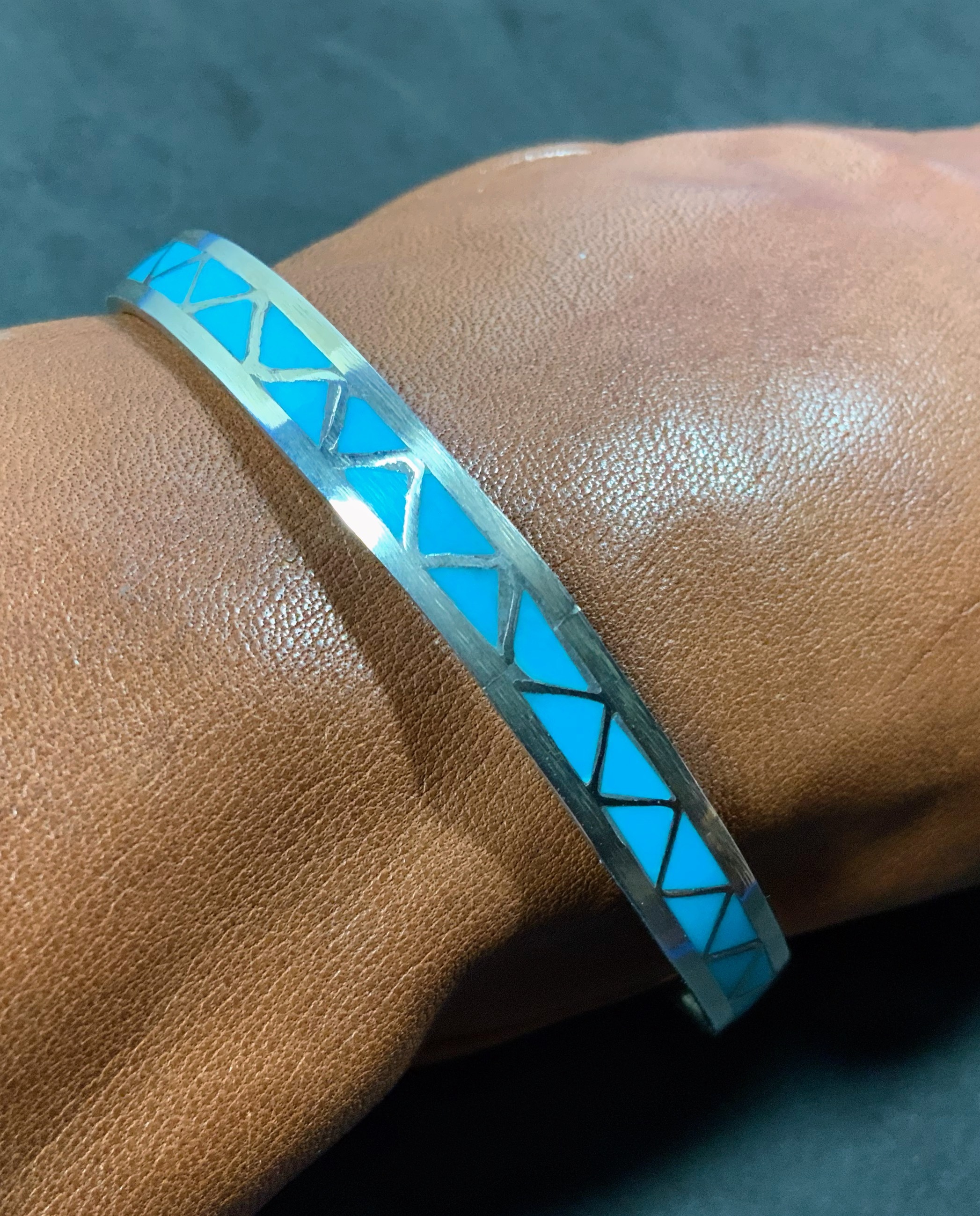 Zuni Kingman Turquoise Sterling Silver Bangle Signed R