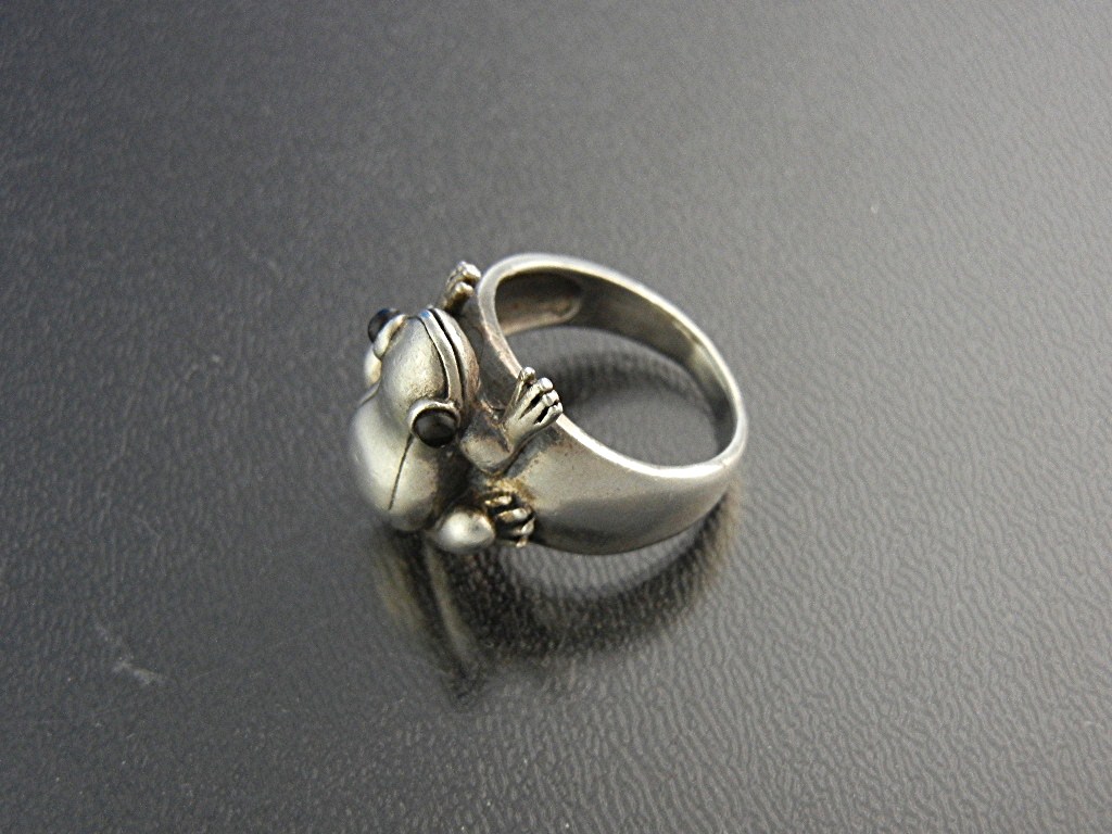 Ring Sterling Silver Frog Onyx Eyes Signed S.E