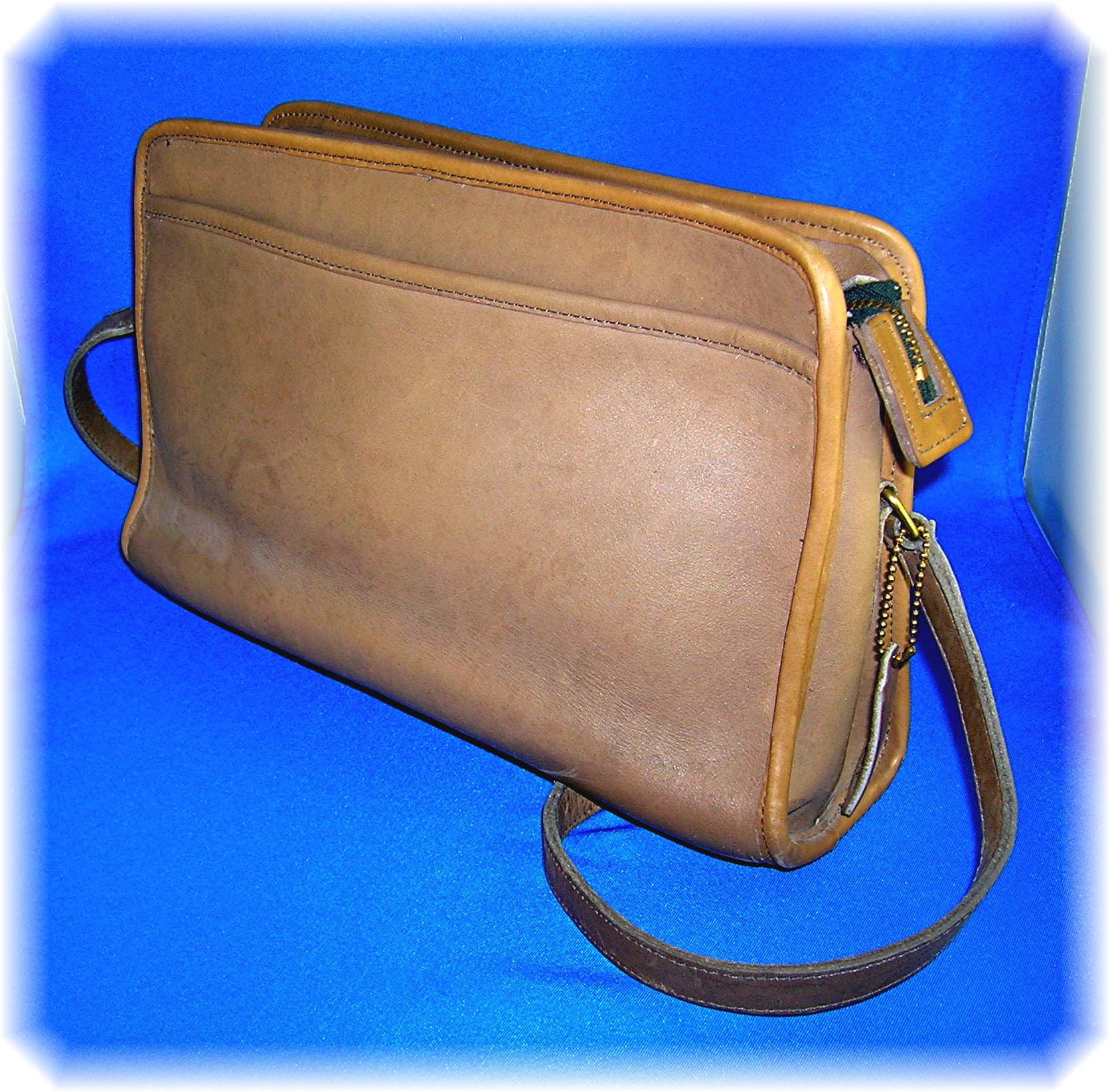 COACH Leather Light Tan Shoulder Bag