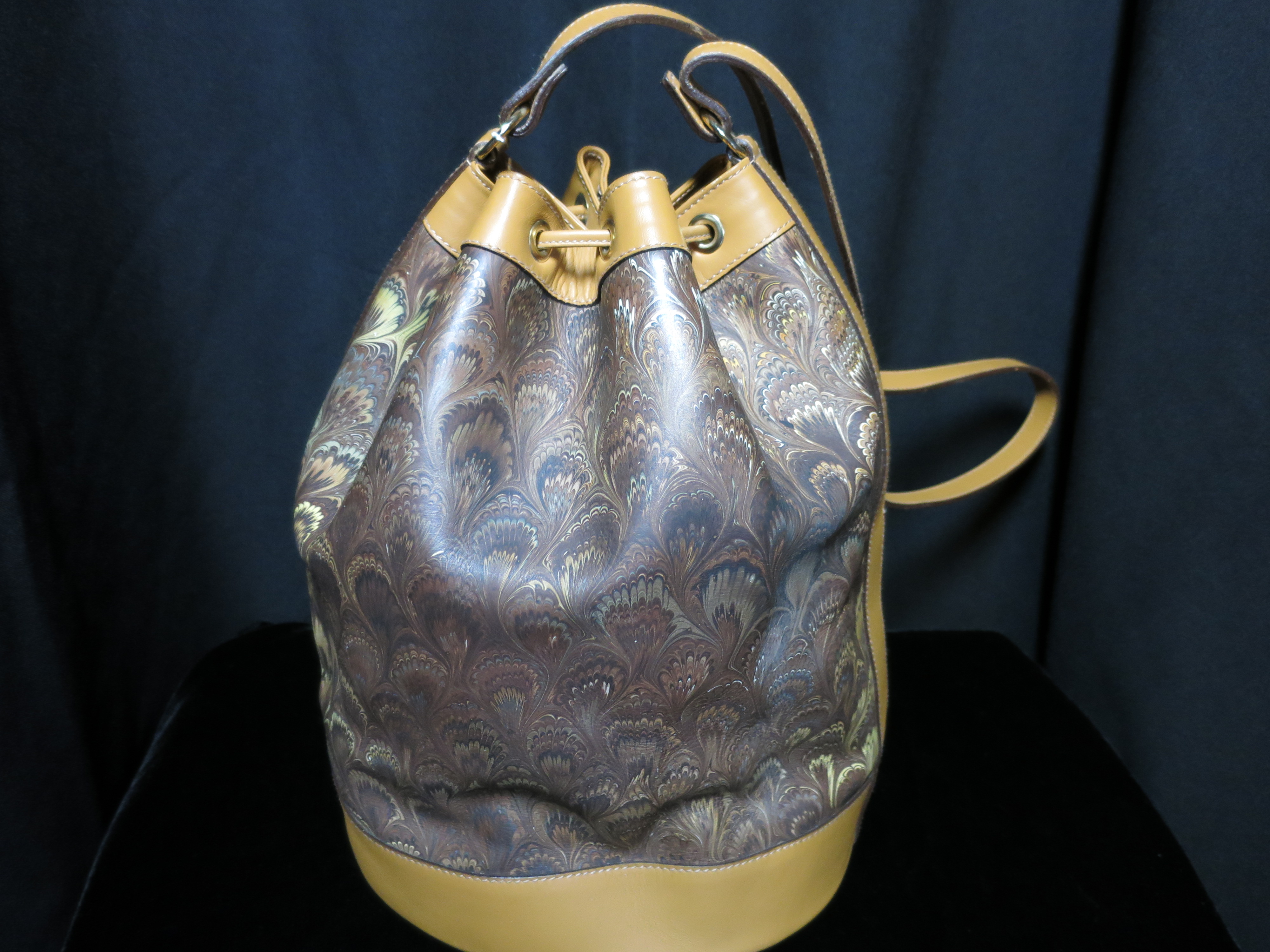 Nobile Leather Draw String Shoulder Bag Made in Italy