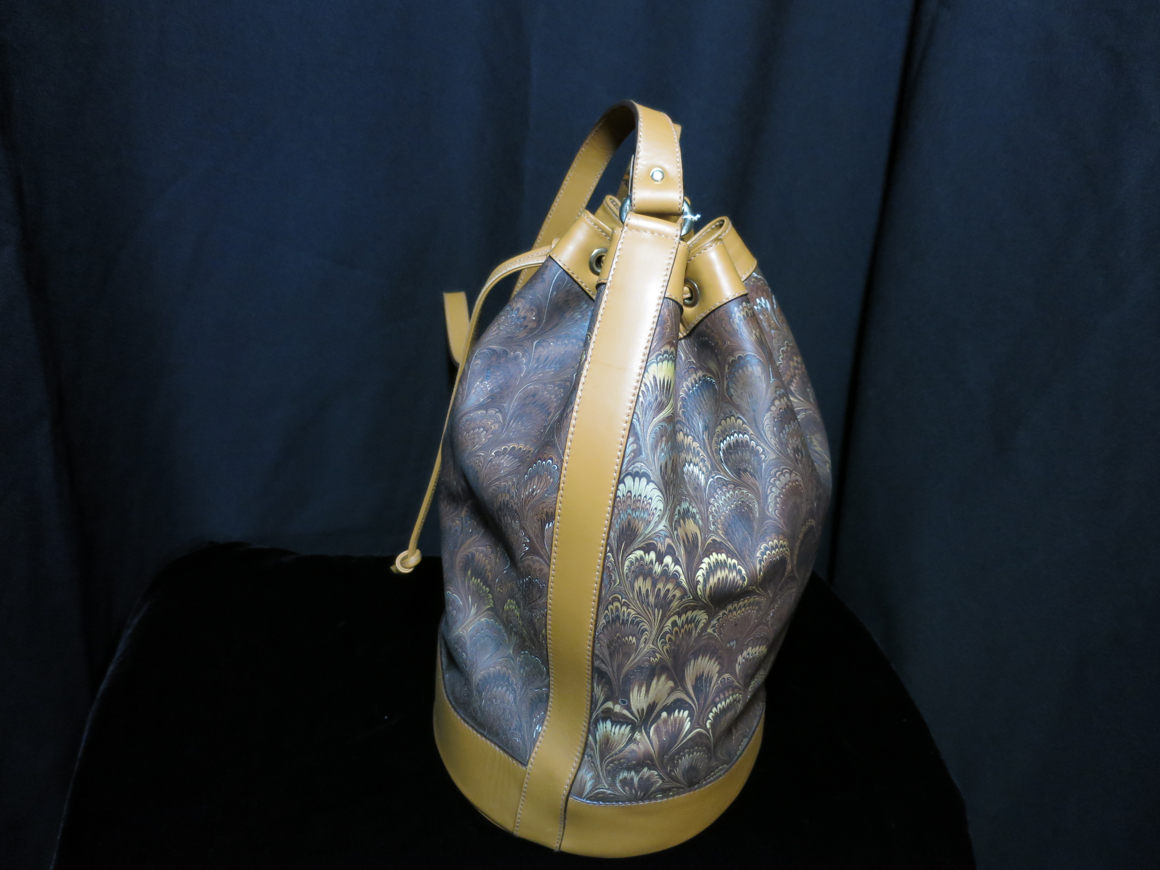 Nobile Leather Draw String Shoulder Bag Made in Italy