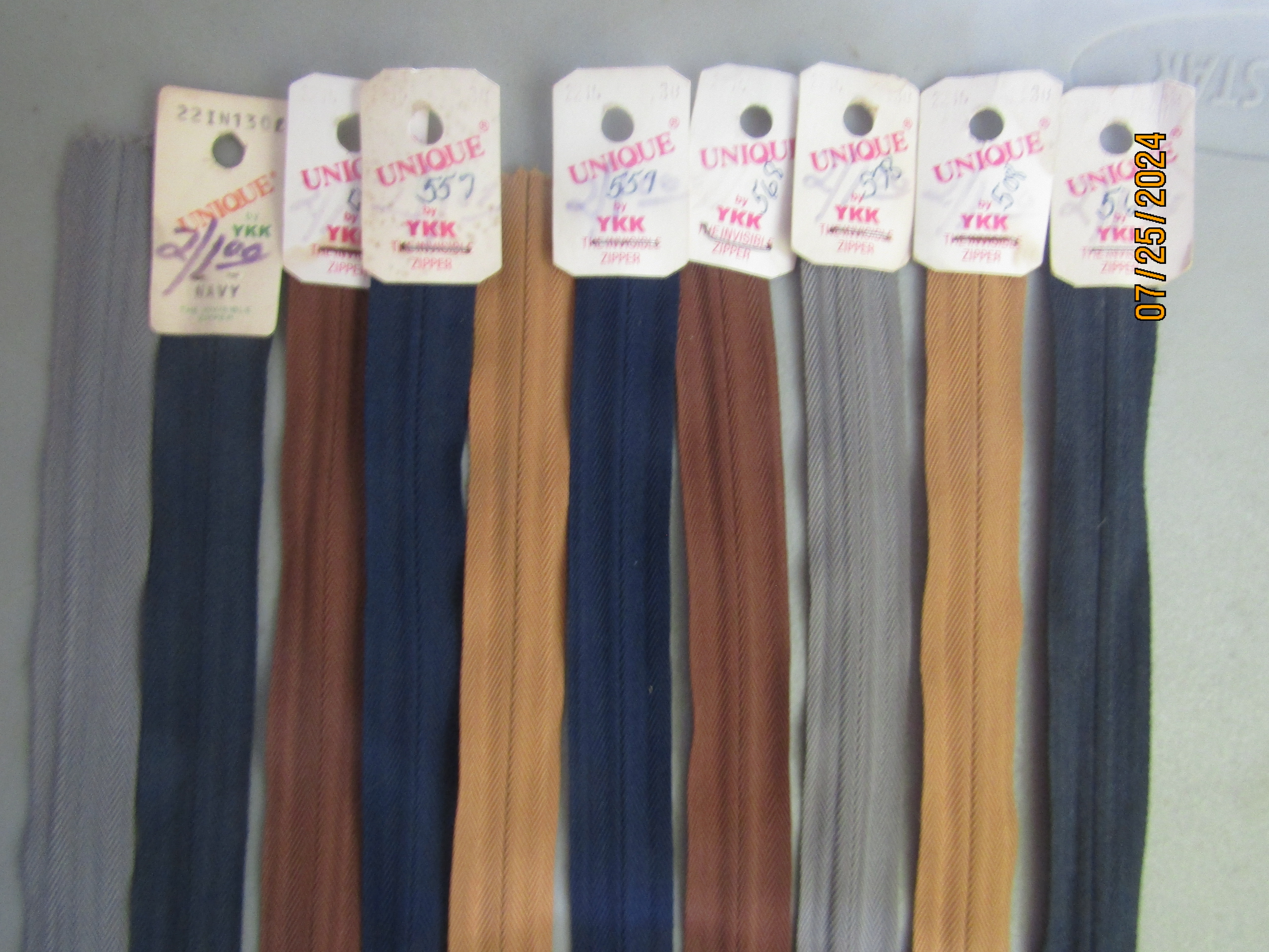 Unique Invisible Various Dark Colors Zippers Lot 1