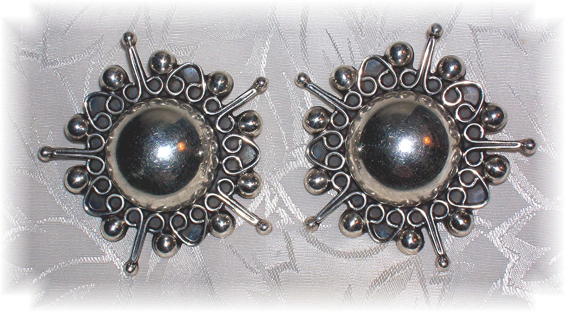 Taxco Mexico Sterling Silver  Clip Earrings Dulce