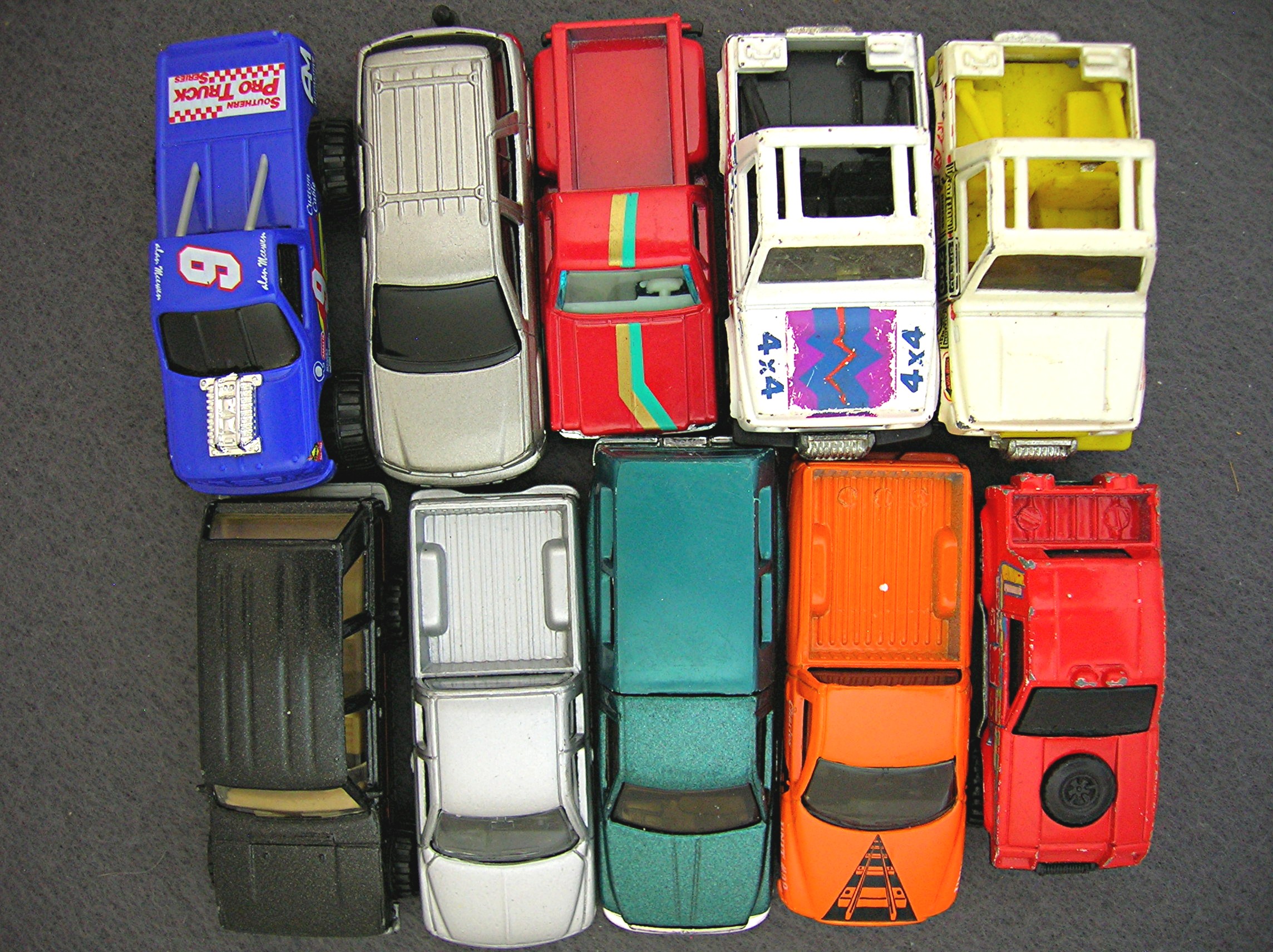 Lot #11 - 10 Diecast, Hot Wheels style toy vehicles