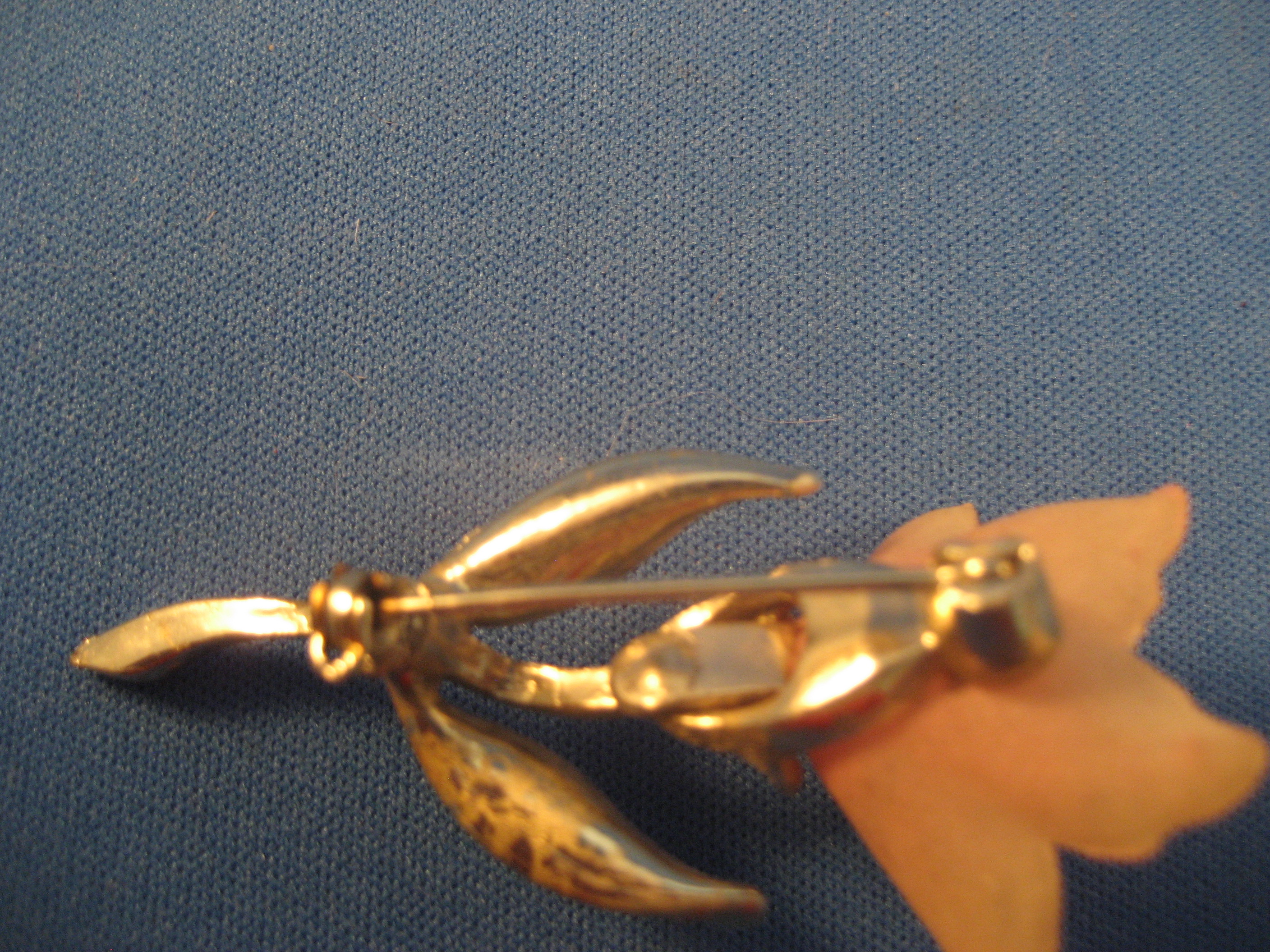 Rhinstone Flower Pin