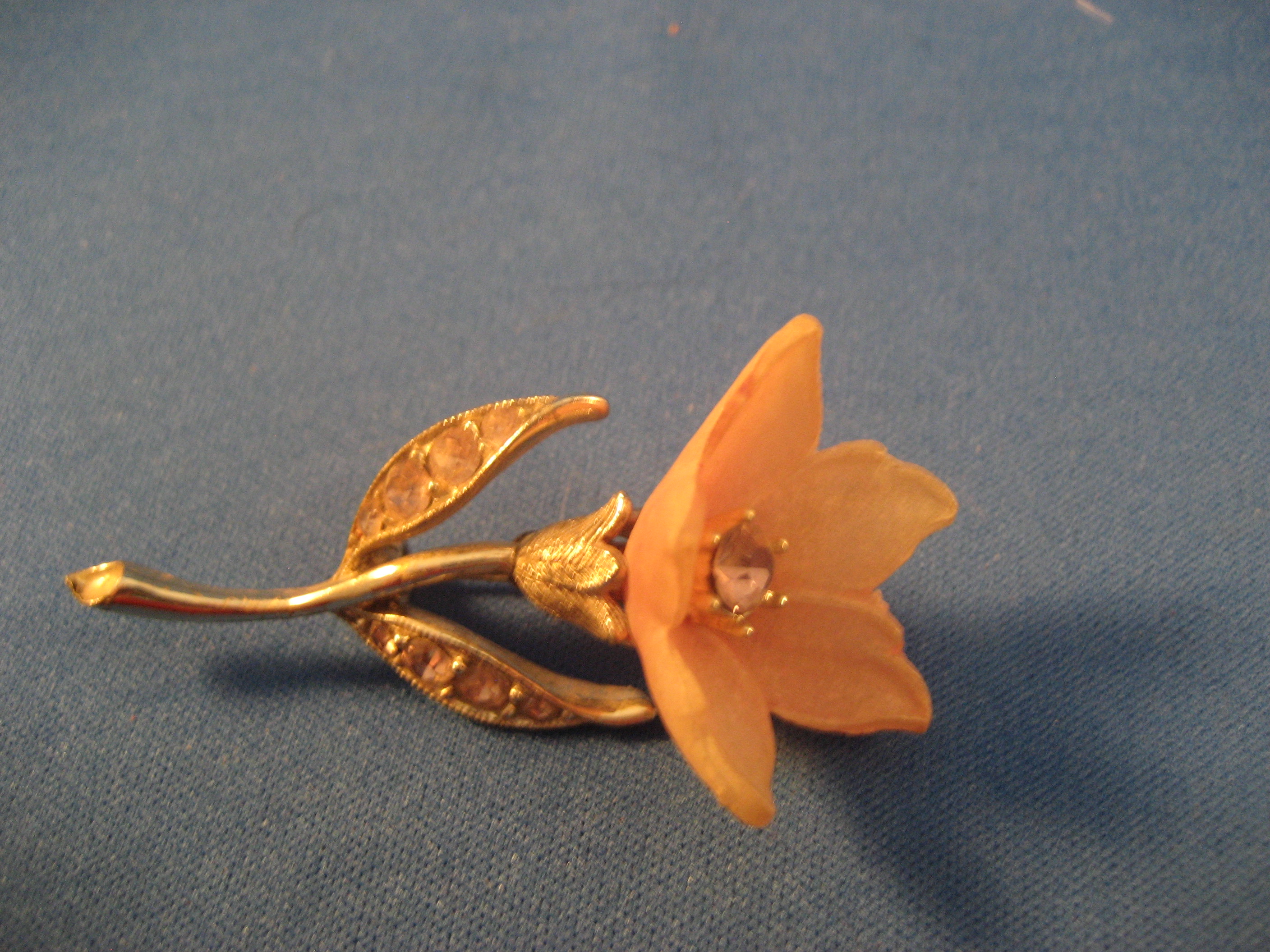 Rhinstone Flower Pin