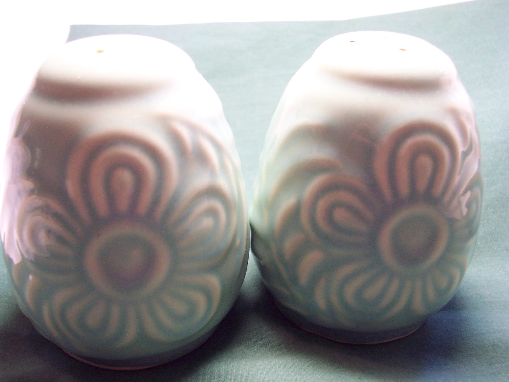 Pottery salt and pepper shakers floral egg