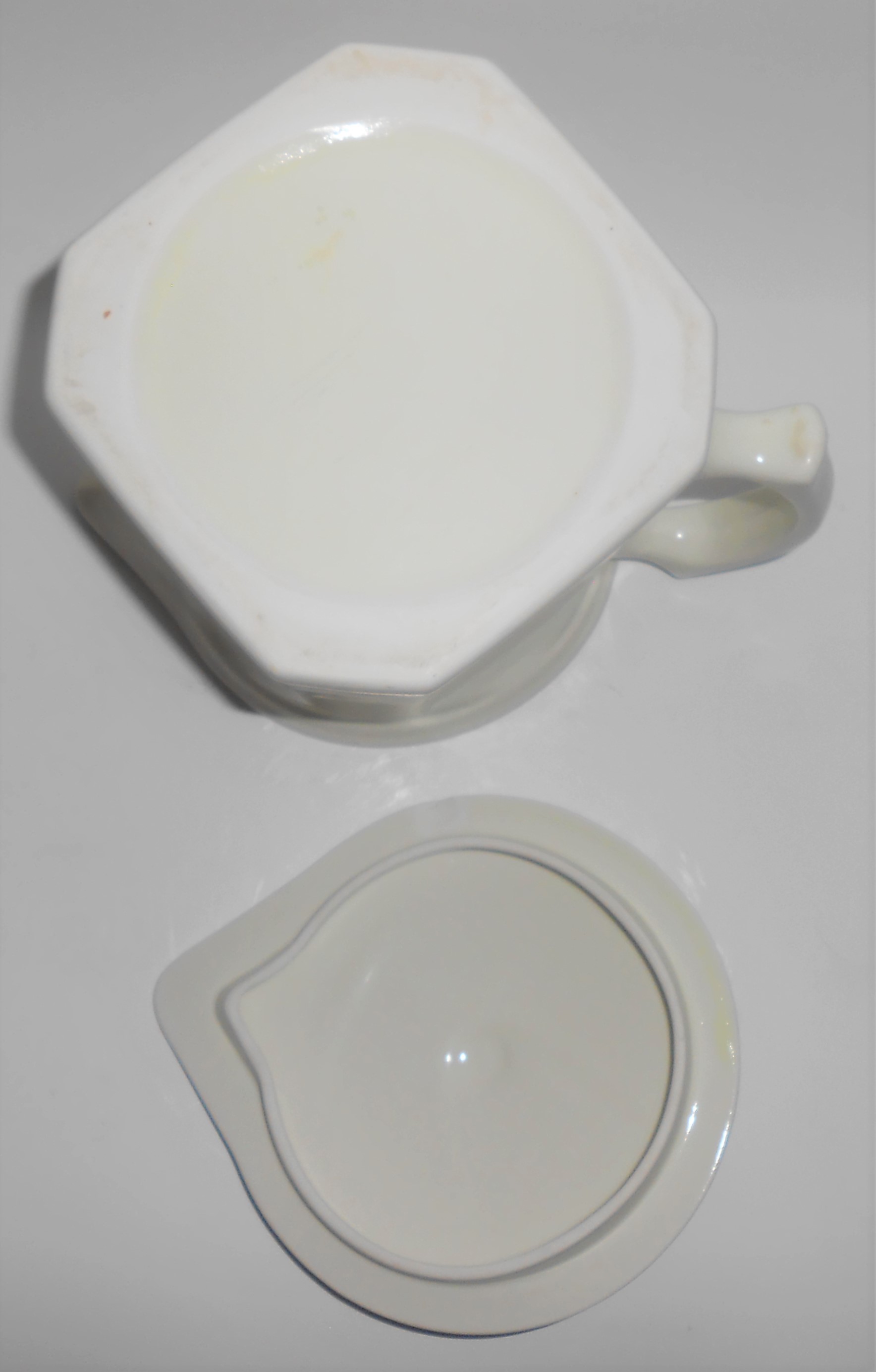 Coors Pottery Thermo Porcelain Floree Large Covered Pit