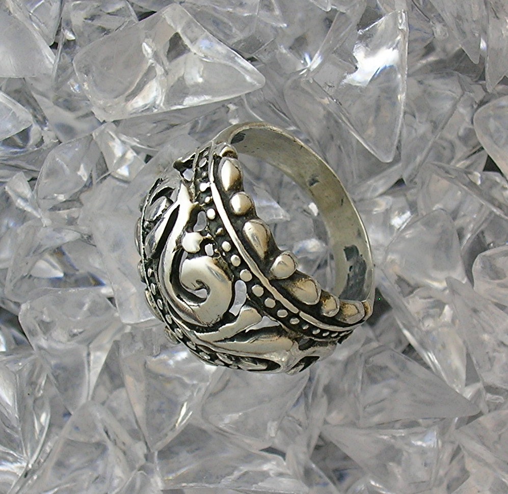 Beautiful Mexican Sterling Silver Dome Ring . . . . .