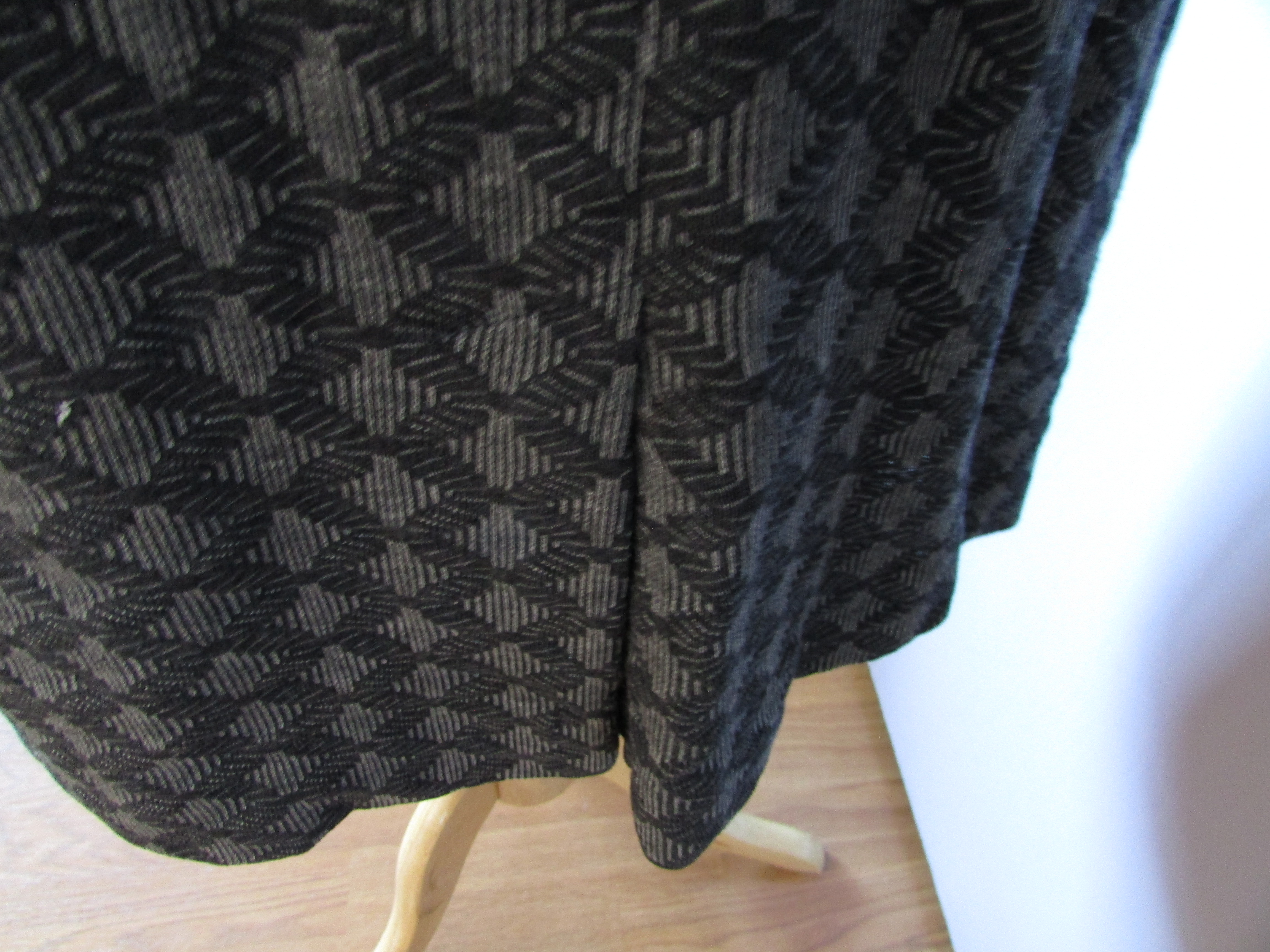 Black Geometric Straight Skirt Suit