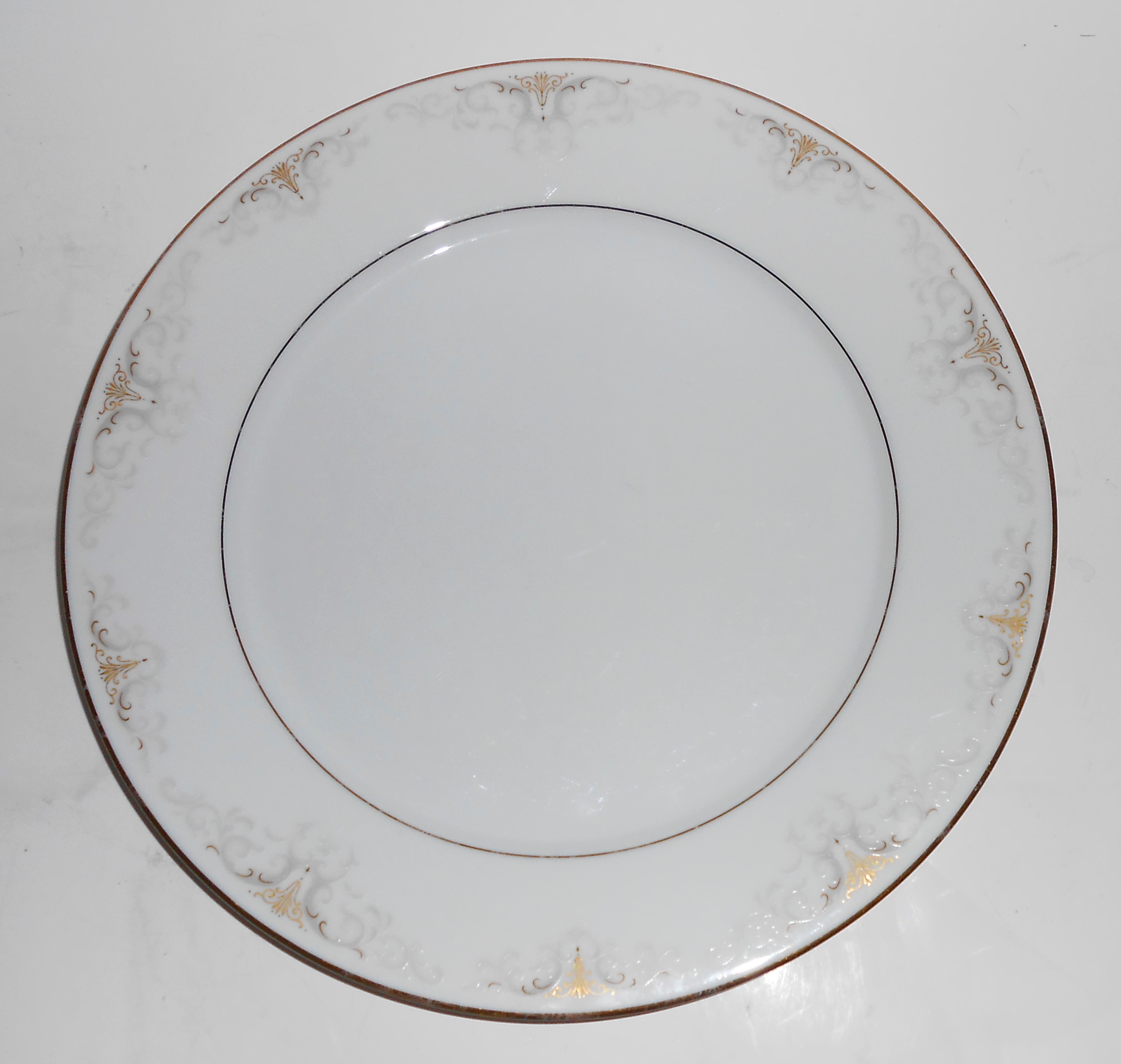 Noritake China Porcelain Glendola 2220 Gold Dinner Pla